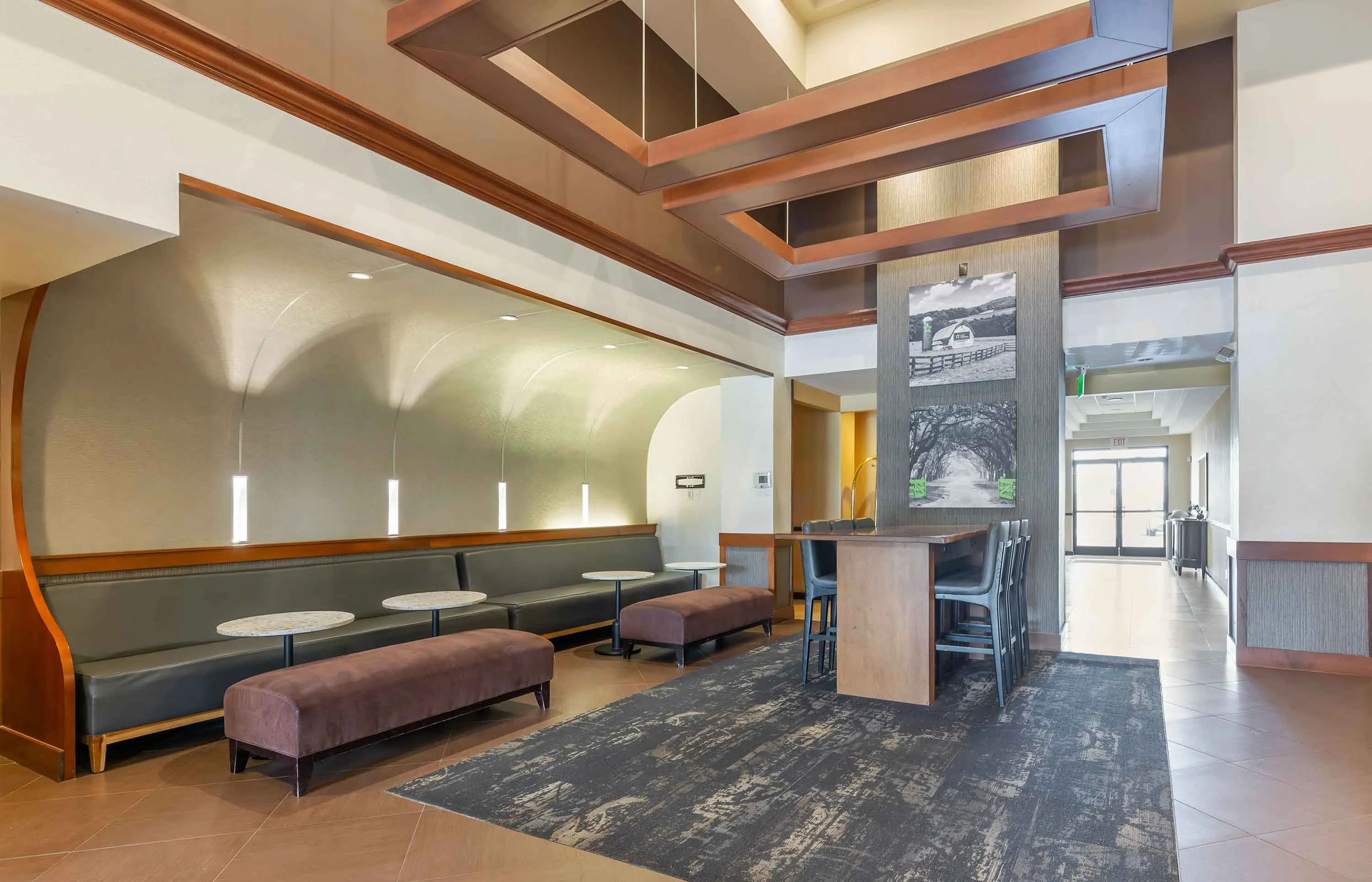 Lobby and Guest Check-in