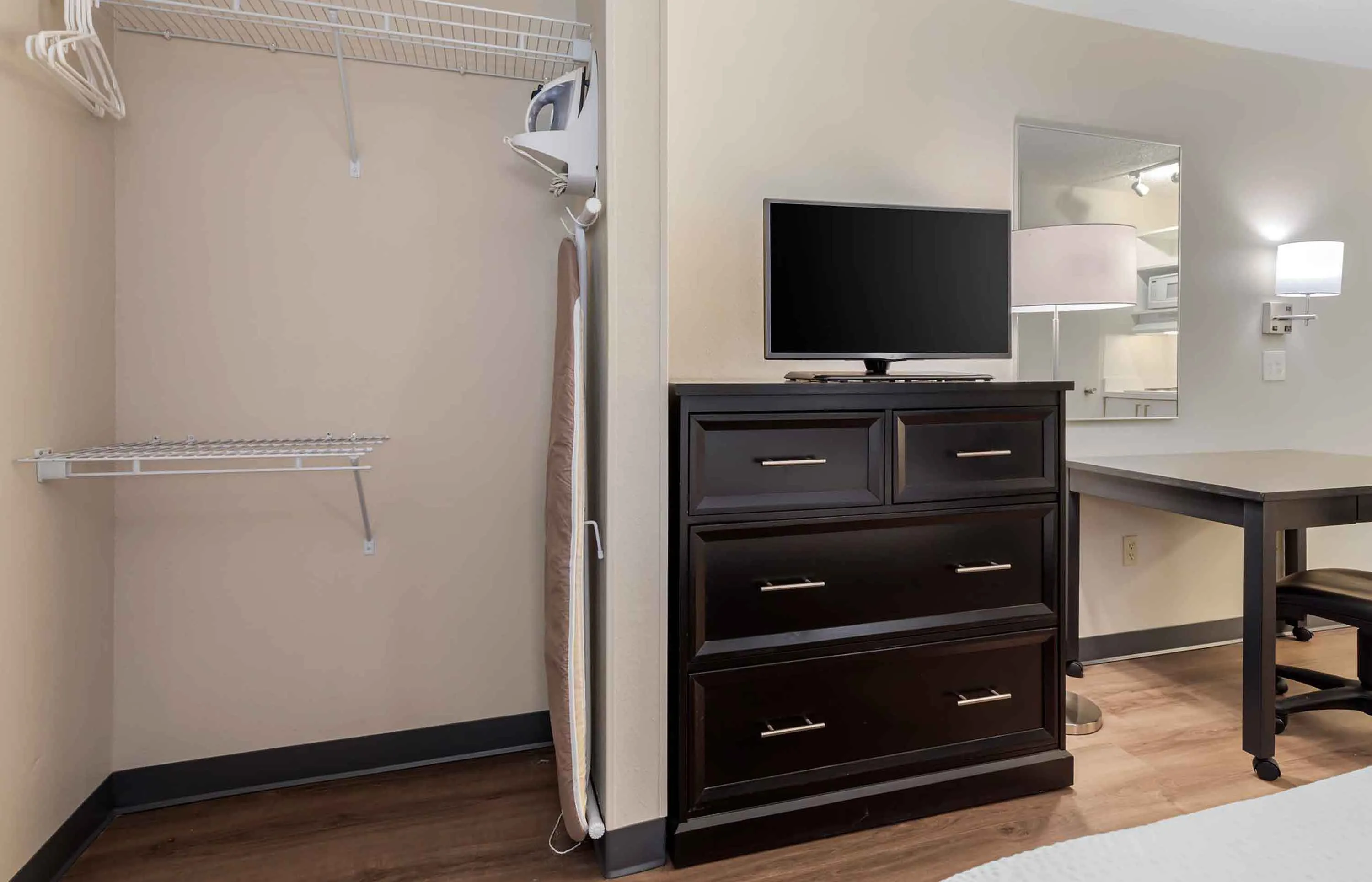 Studio Suite - 1 Queen Bed