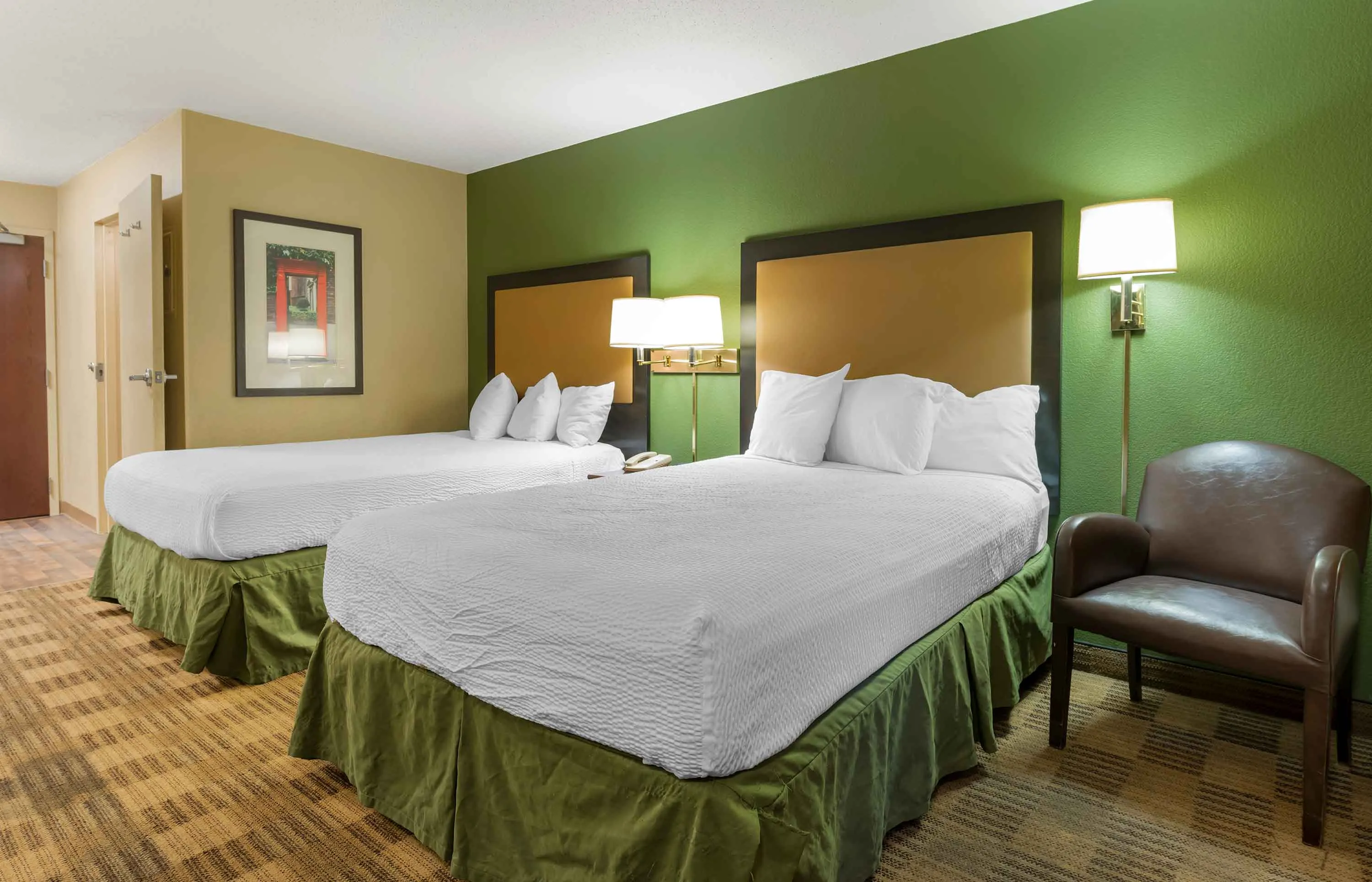 Studio Suite - 2 Full Beds