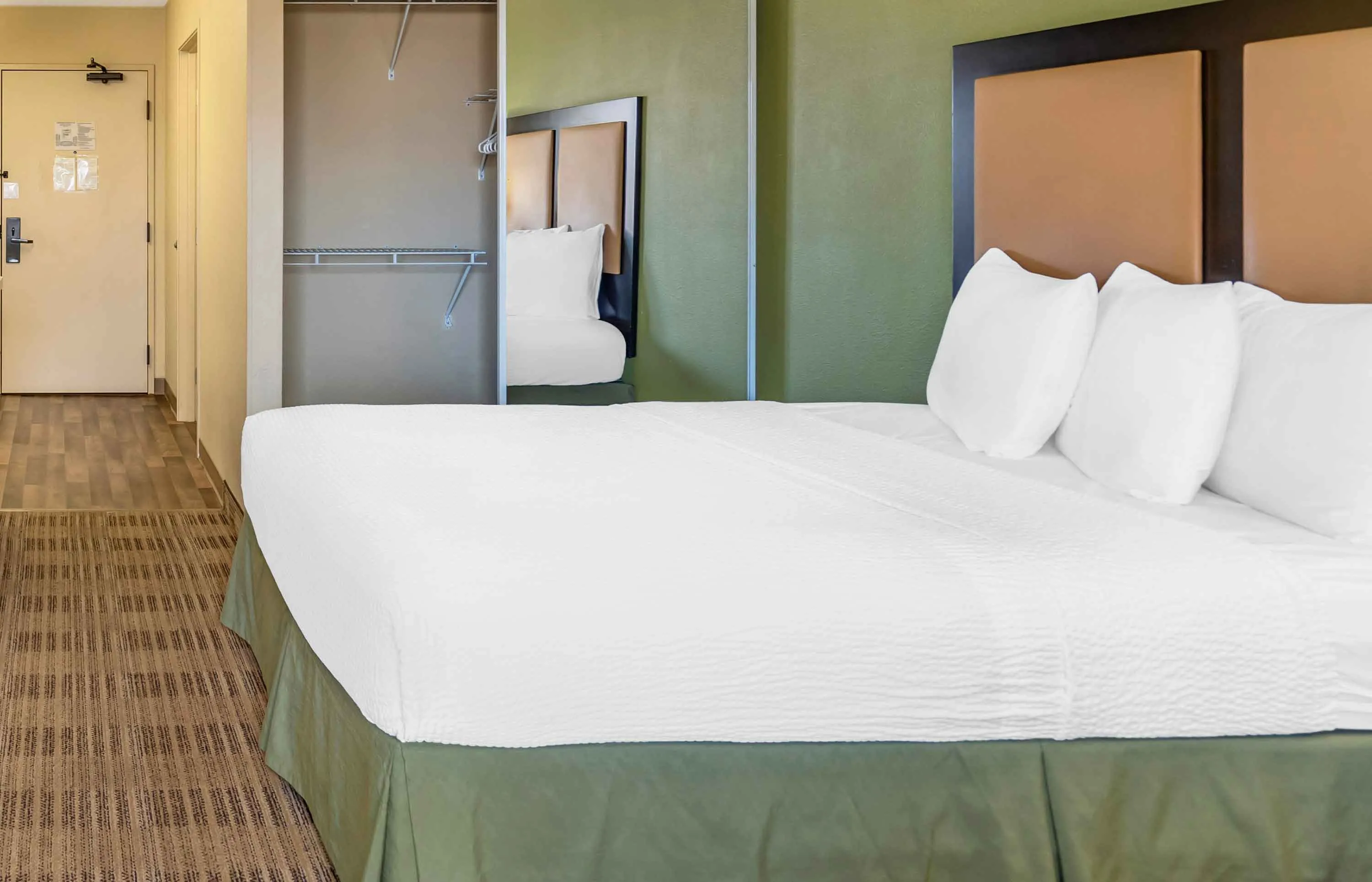Studio Suite - 2 Queen Beds