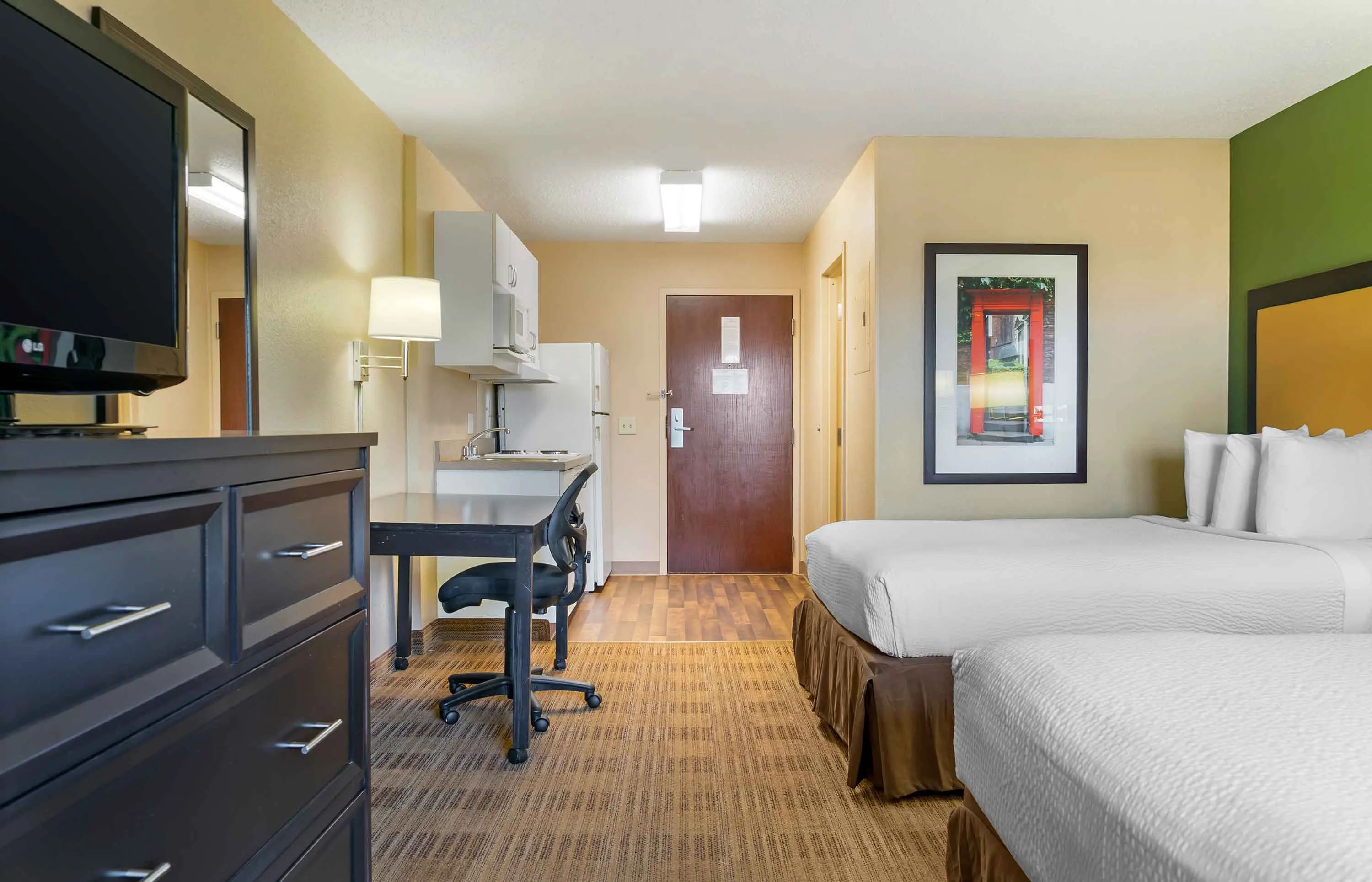 Studio Suite - 2 Full Beds