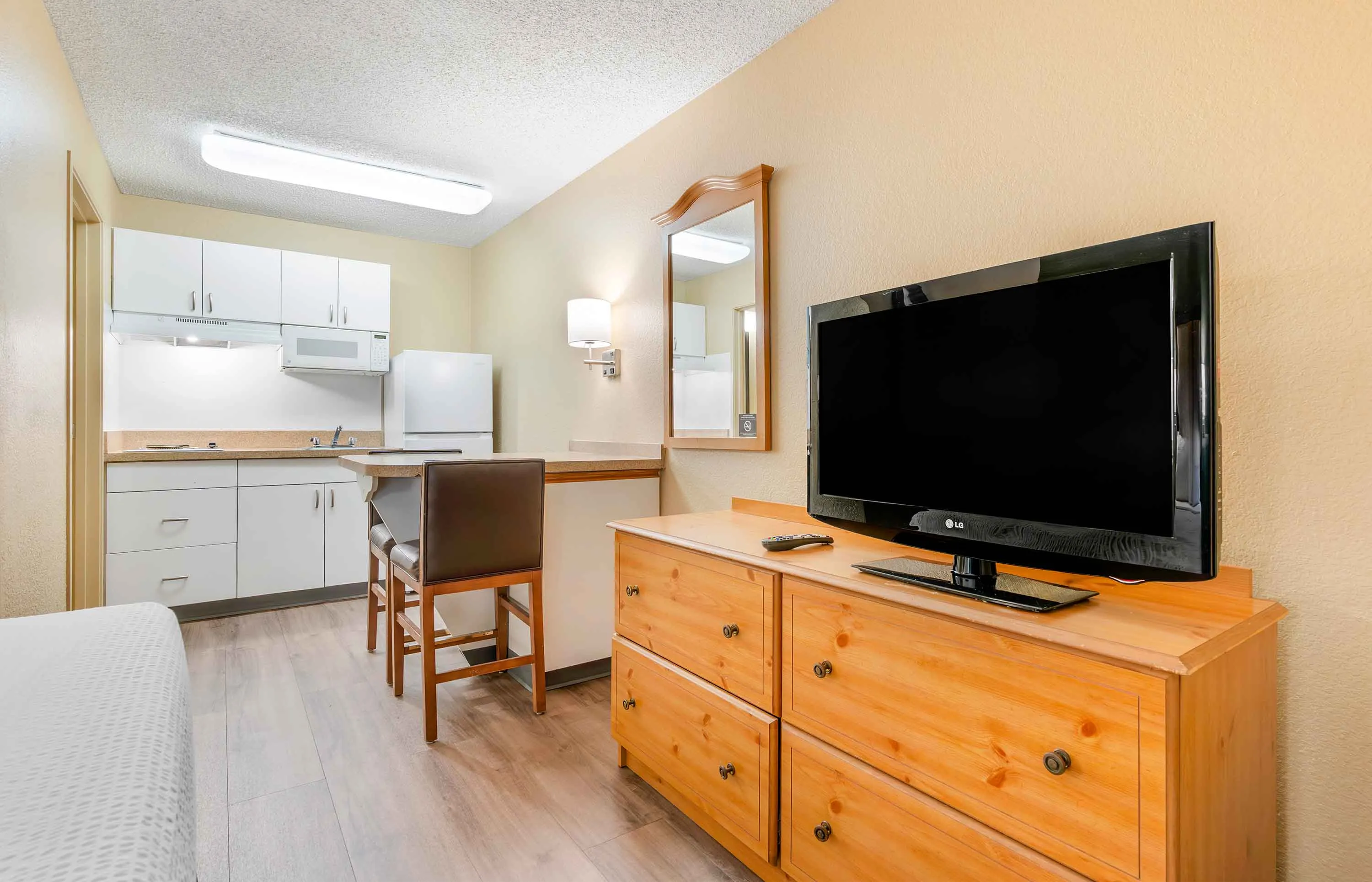 Studio Suite - 1 Queen Bed