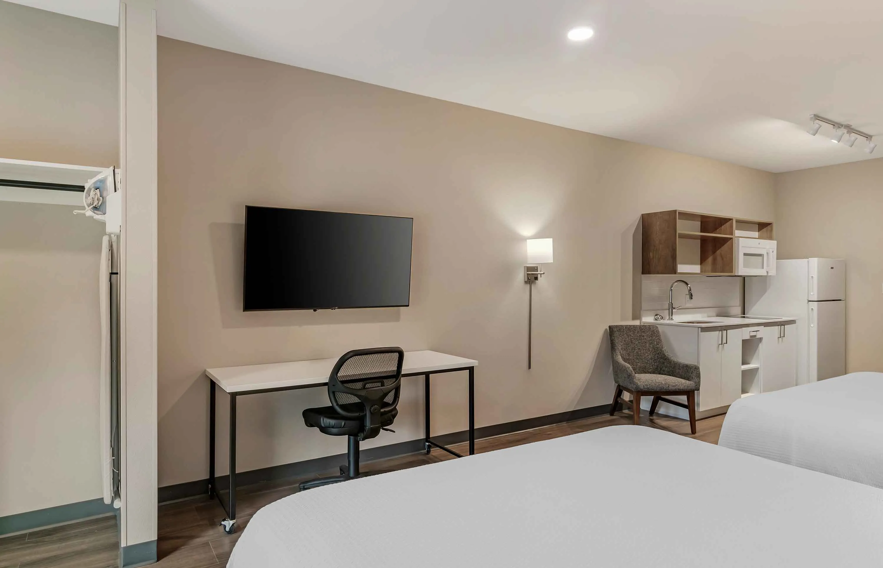 Superior Studio - 2 Full Beds