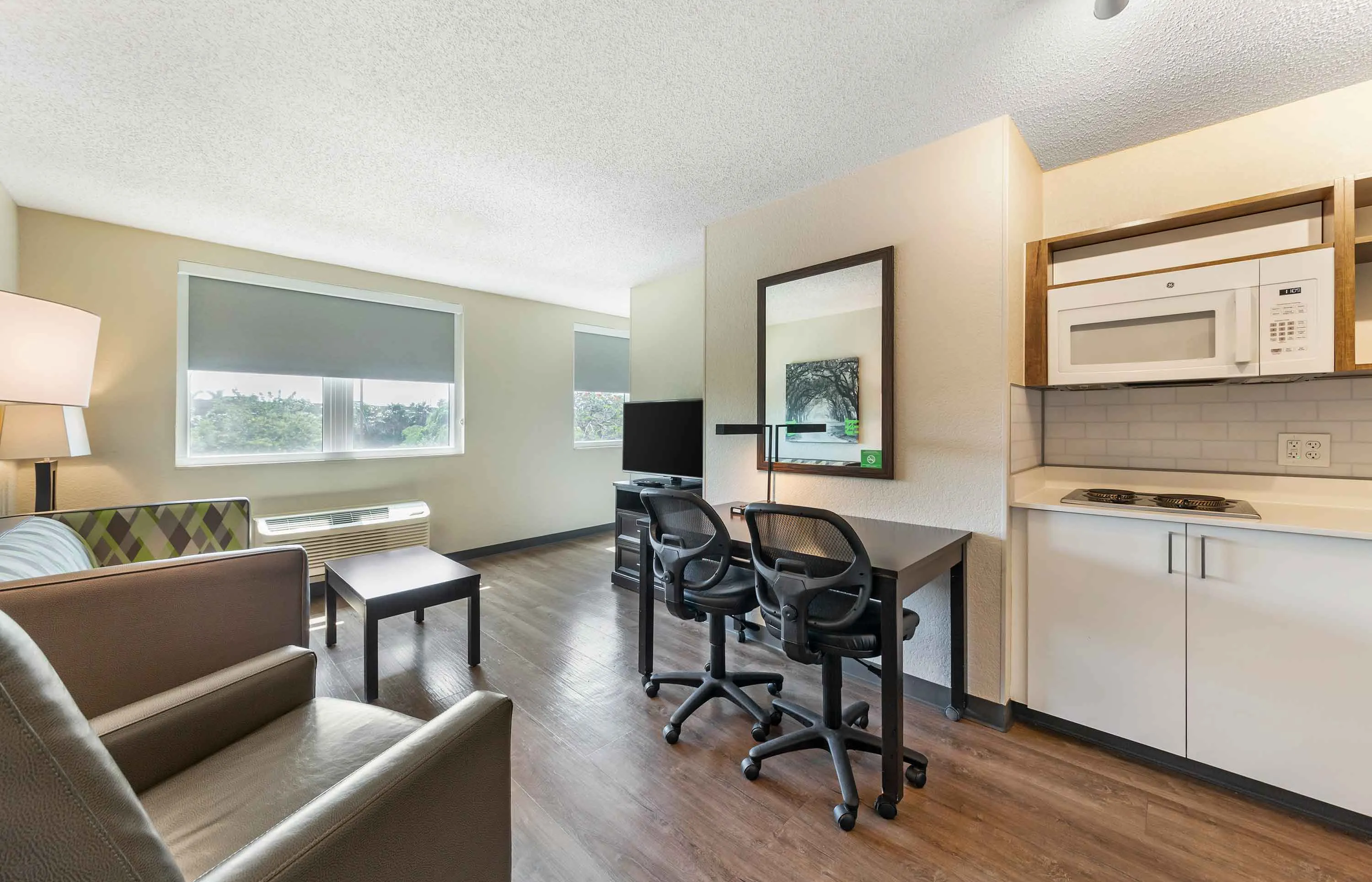 Superior Suite - 1 Queen Bed