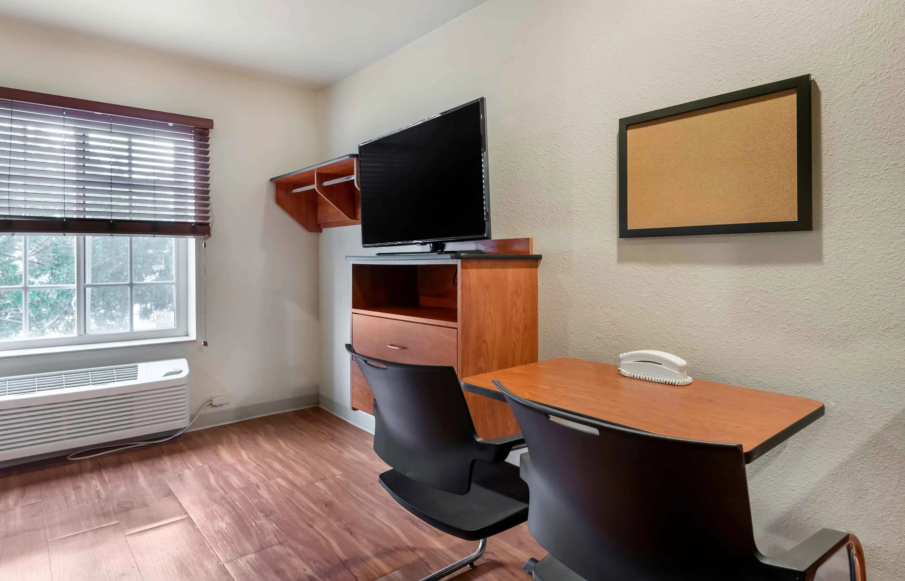 Studio Suite - 1 Queen Bed