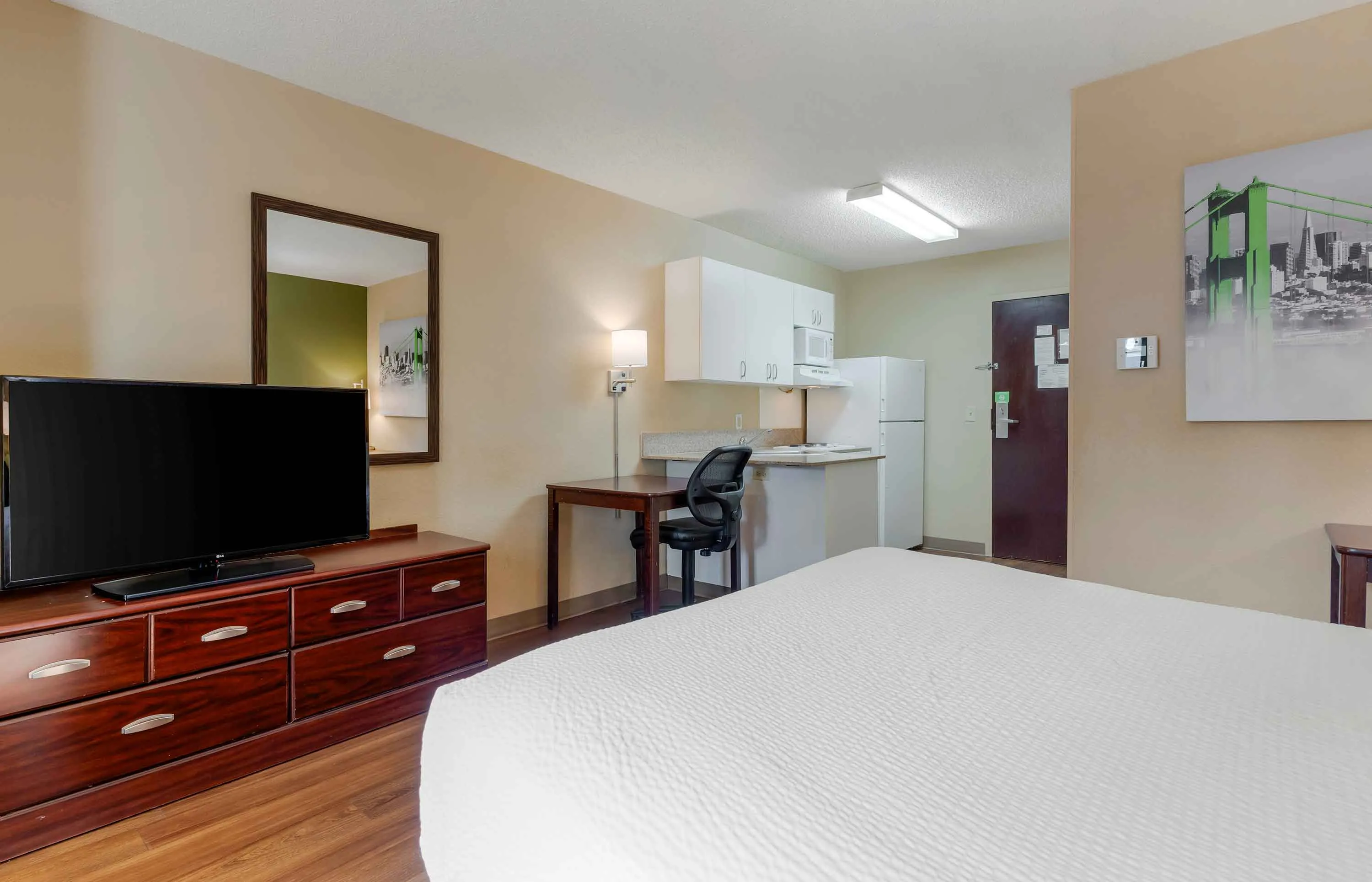 Studio Suite - 1 Queen Bed