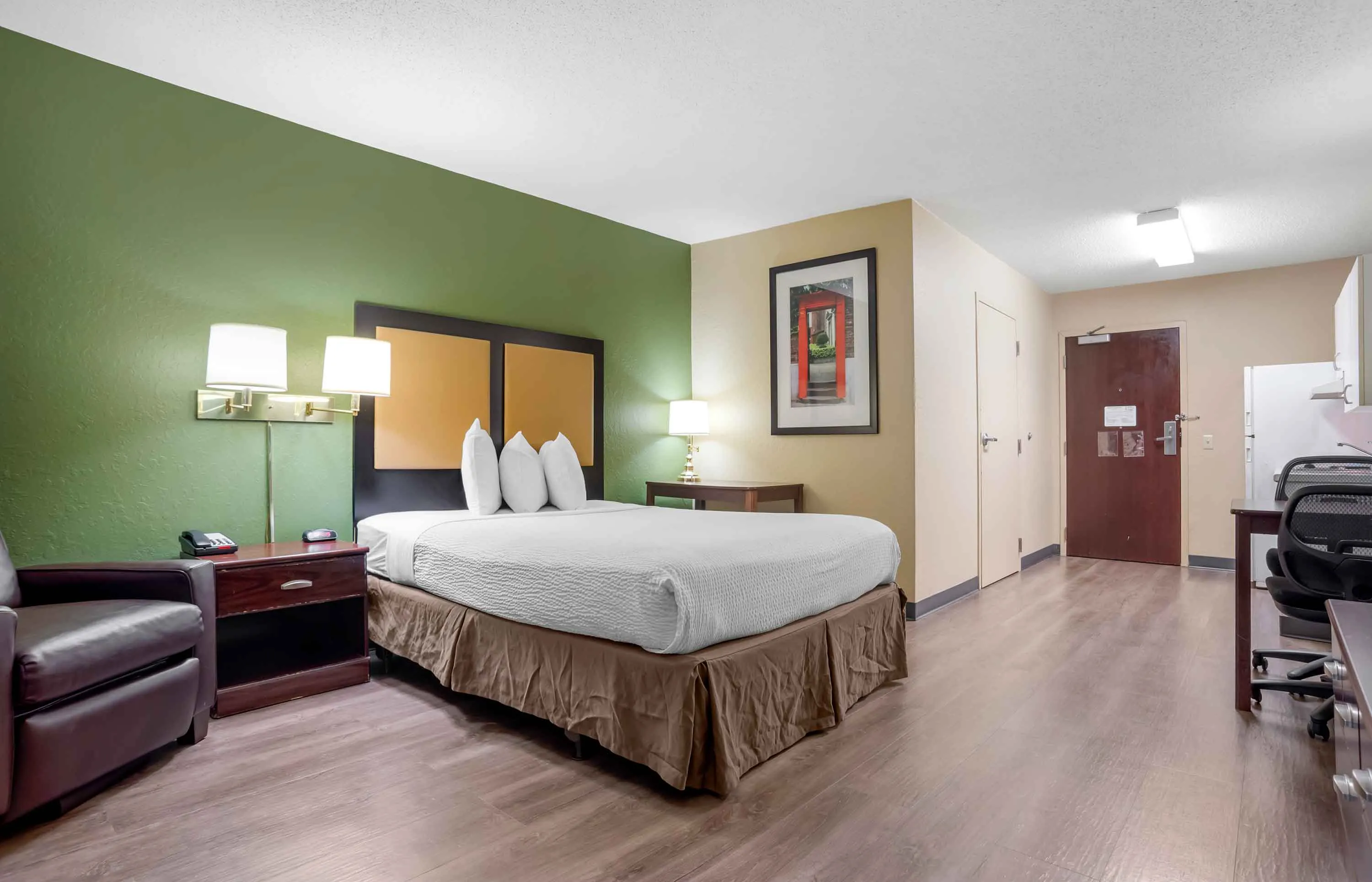 Studio Suite - 1 Queen Bed