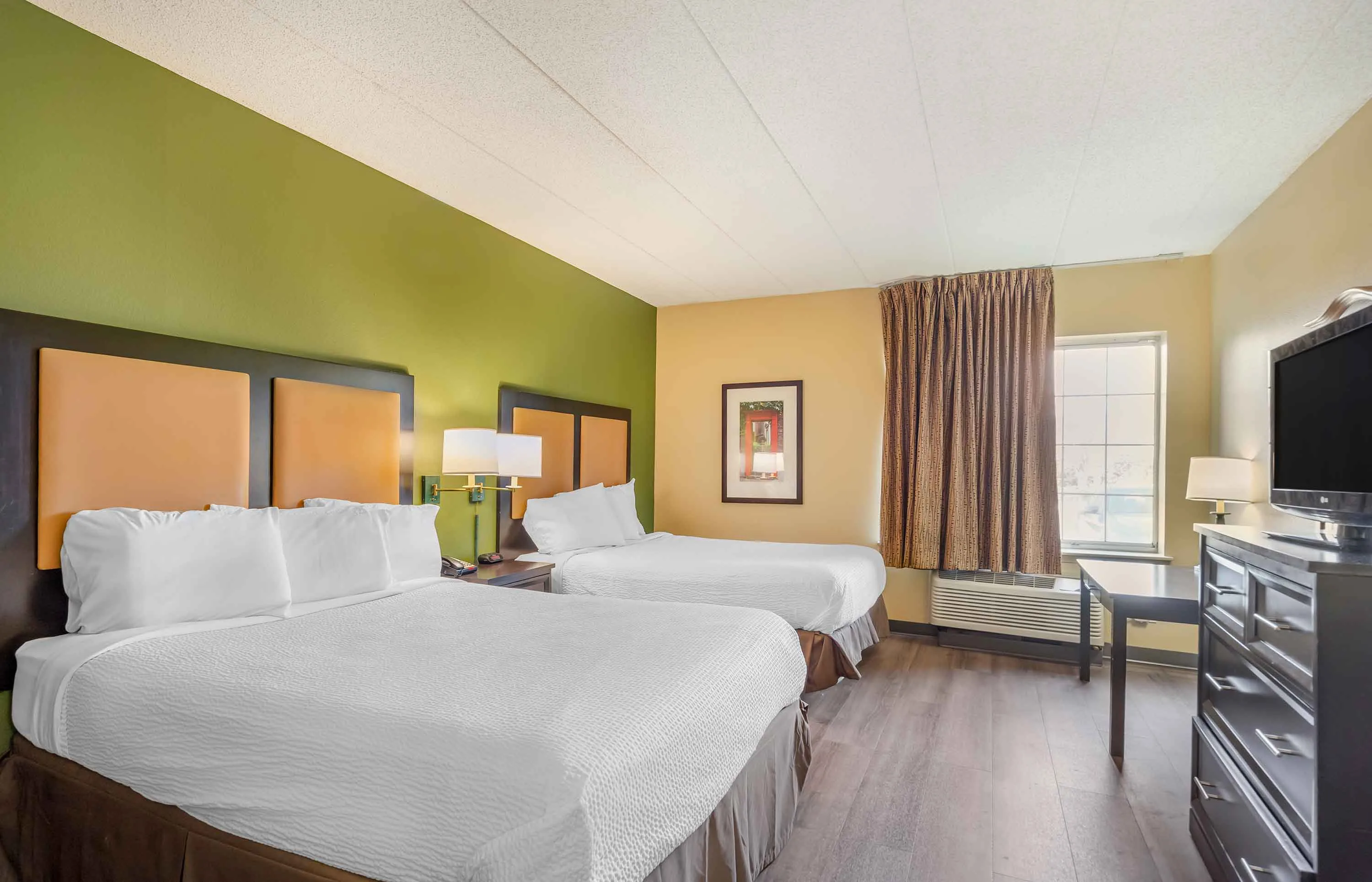 Studio Suite - 2 Queen Beds