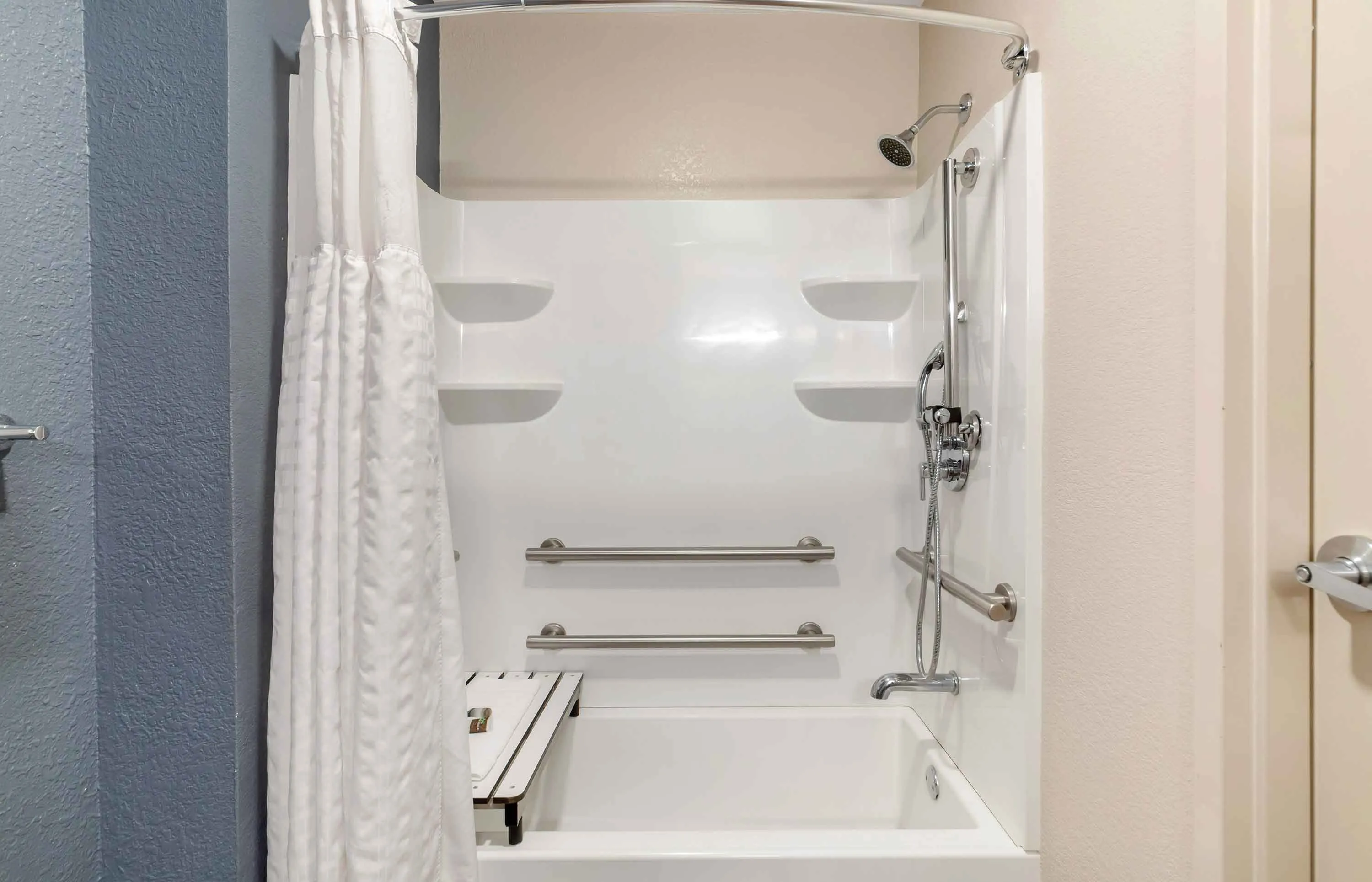 Superior Studio - 2 Full Beds