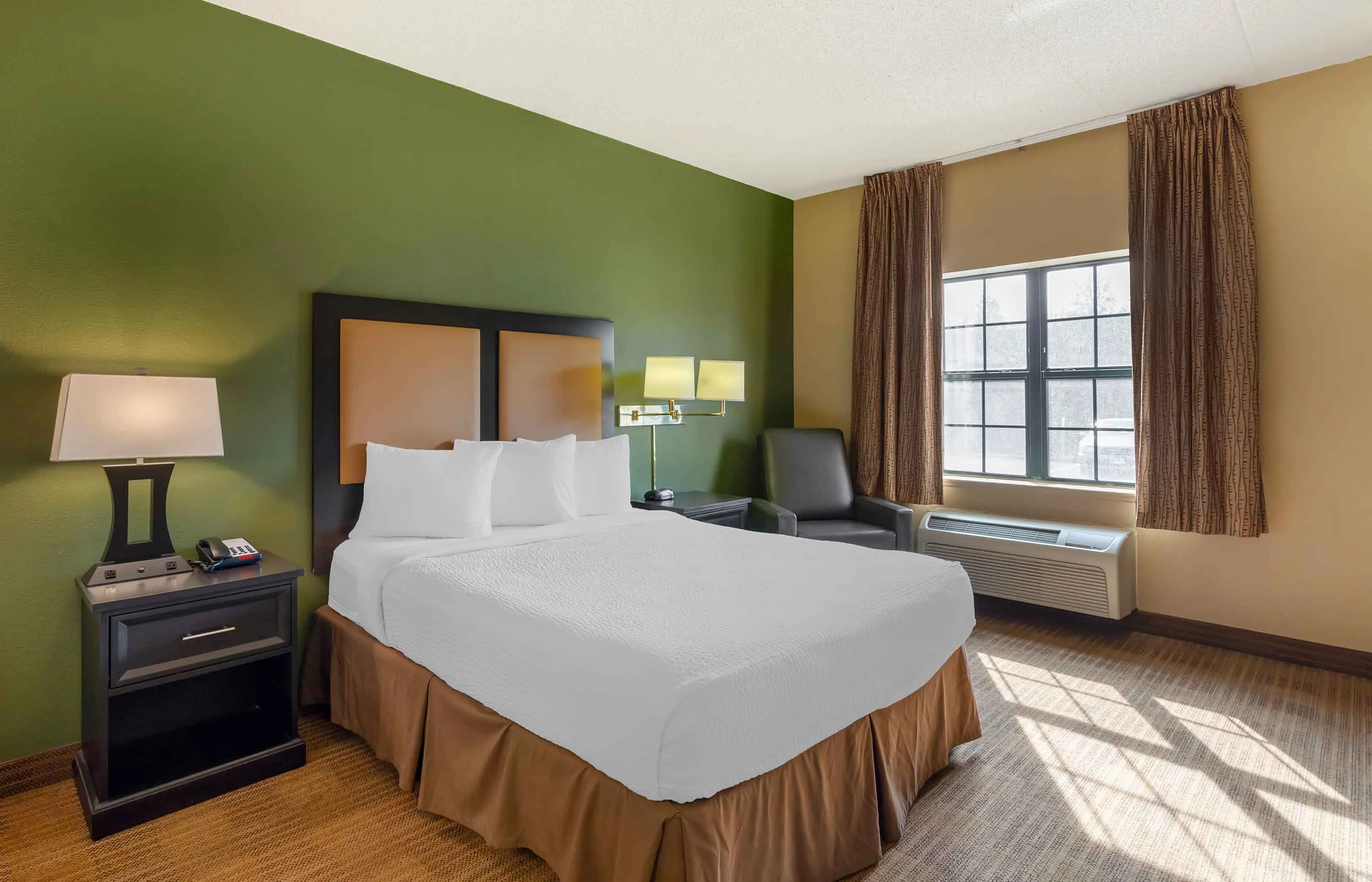 Studio Suite - 1 Queen Bed