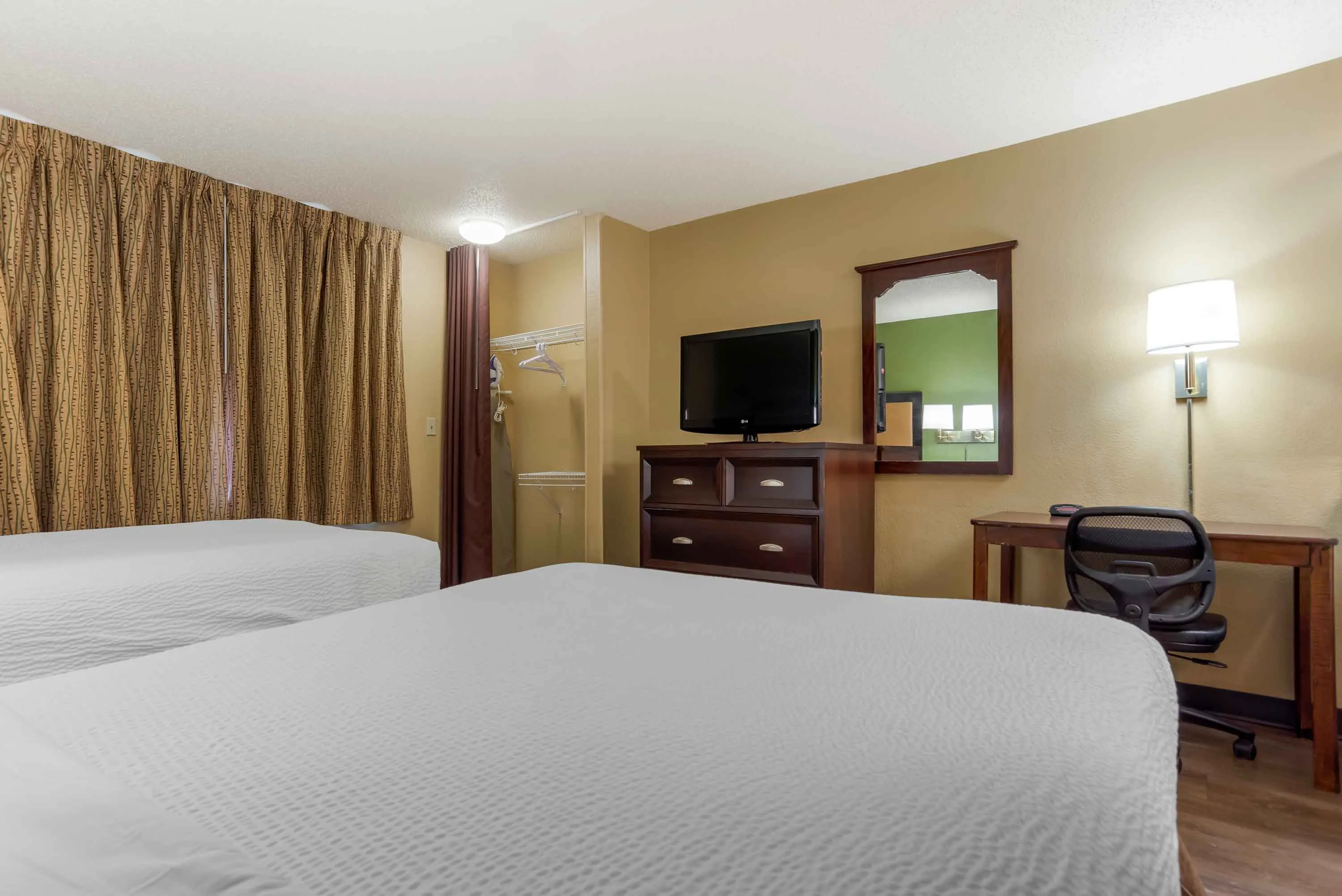 Studio Suite - 2 Full Beds