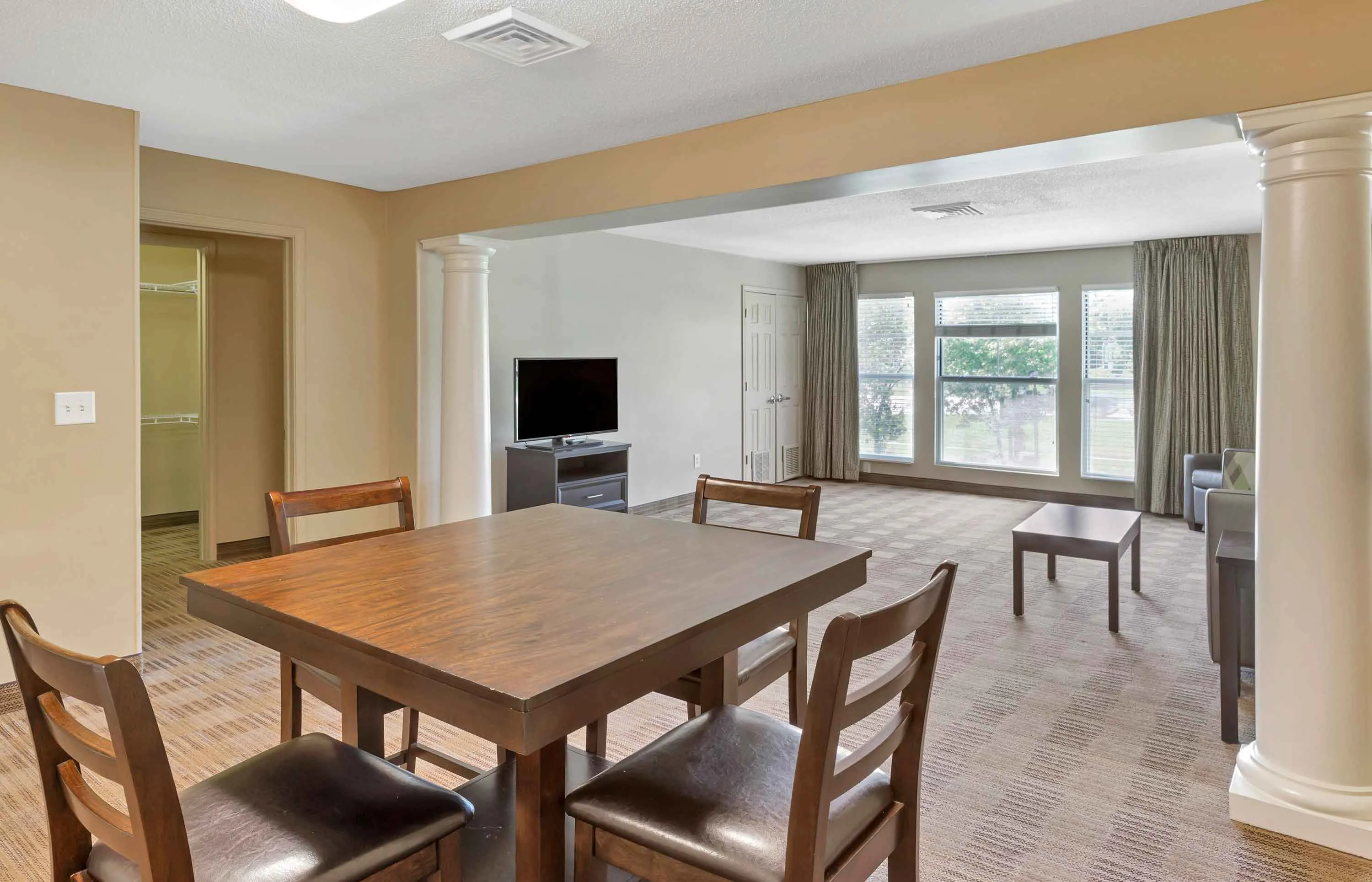 Executive Suite - 1 King Bed
