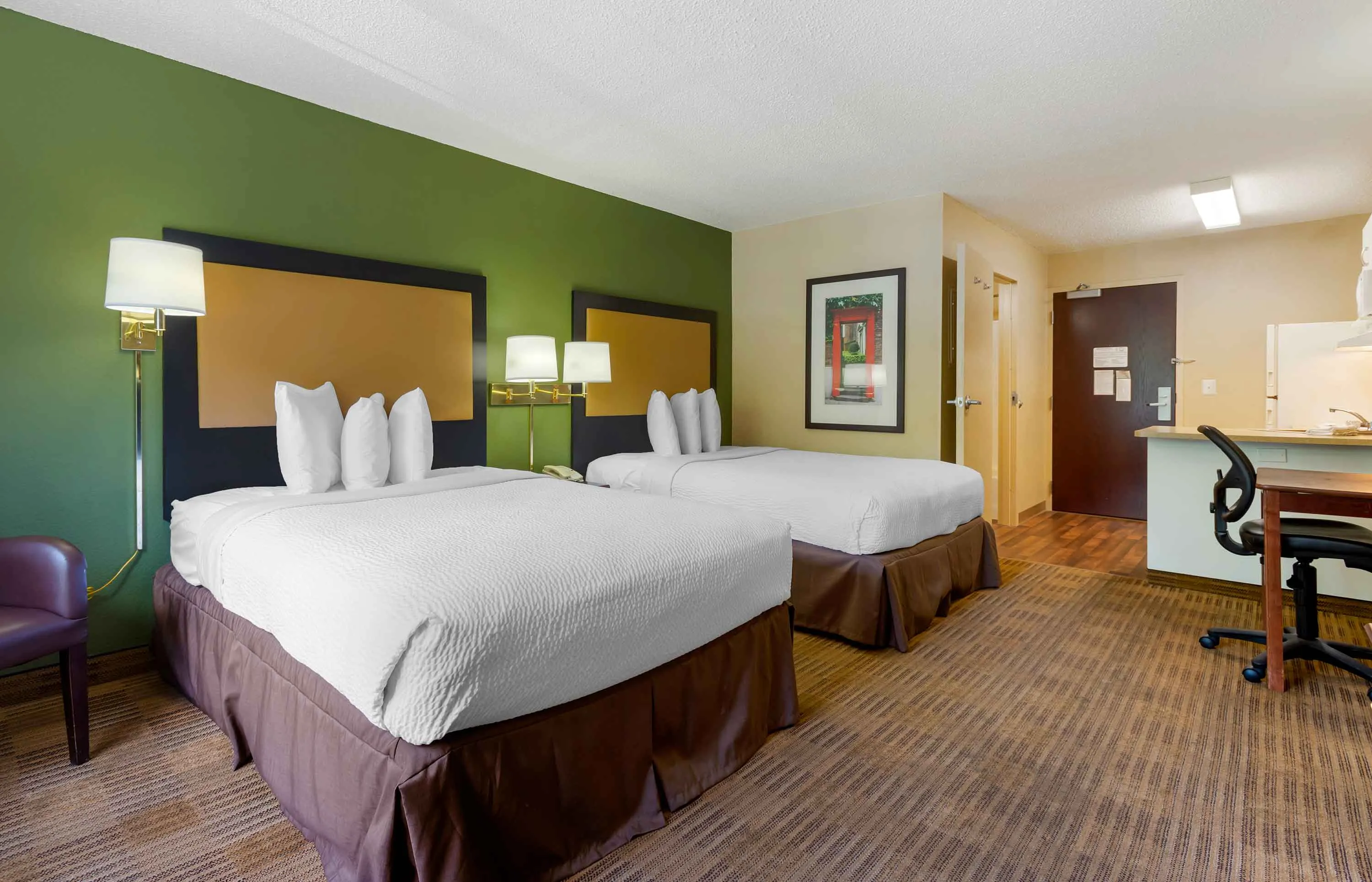 Studio Suite - 2 Full Beds