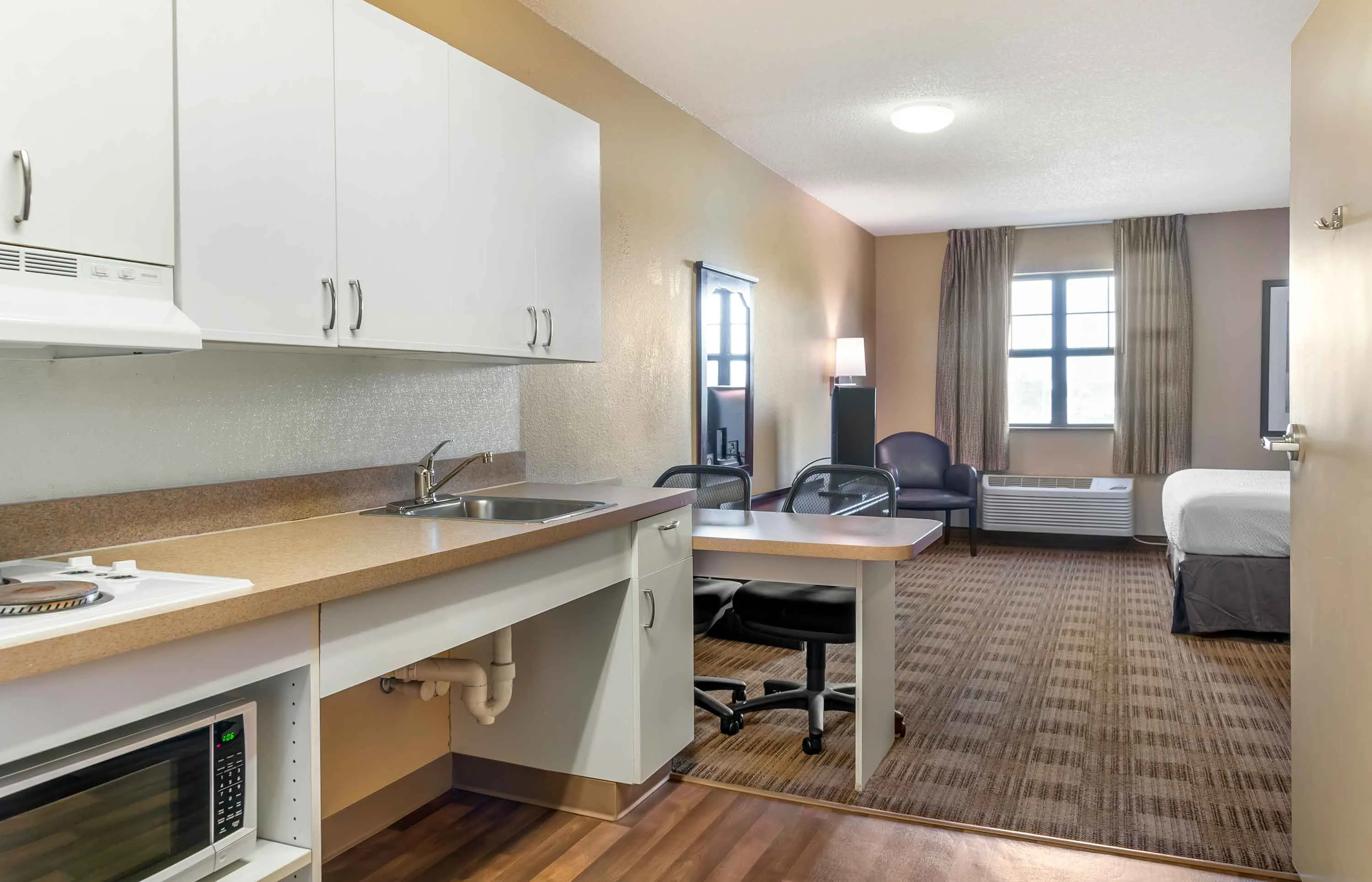 Studio Suite - 1 Queen Bed