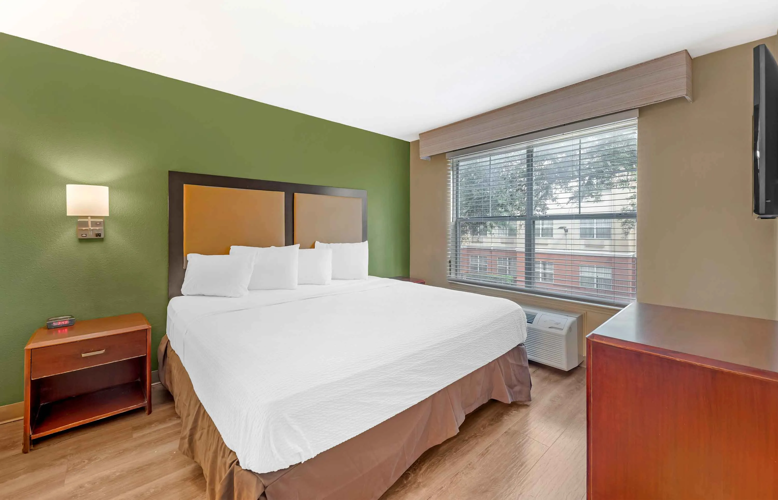 2 Bedroom Suite - 1 King and 1 Full Bed