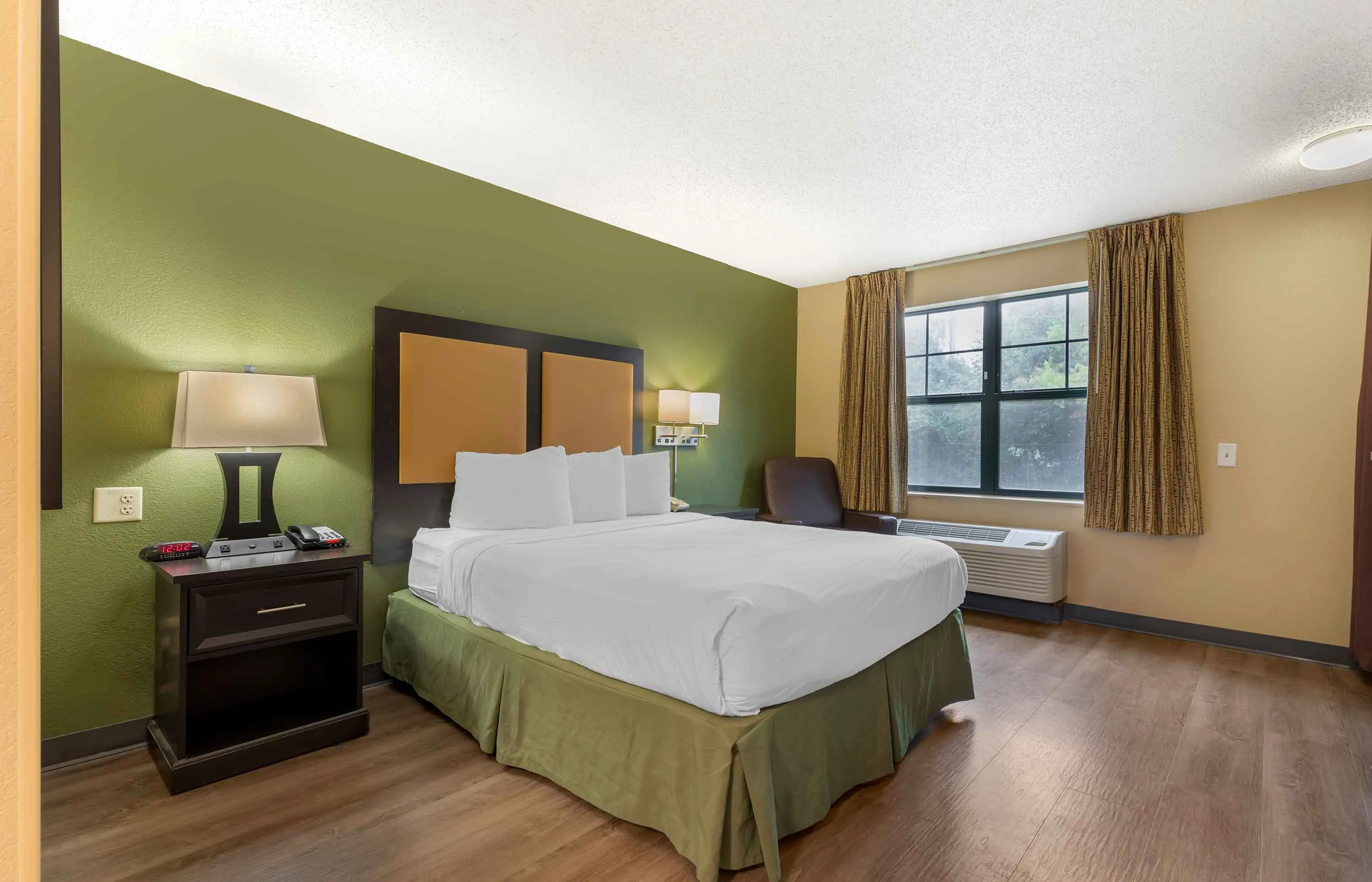 Studio Suite - 1 Queen Bed