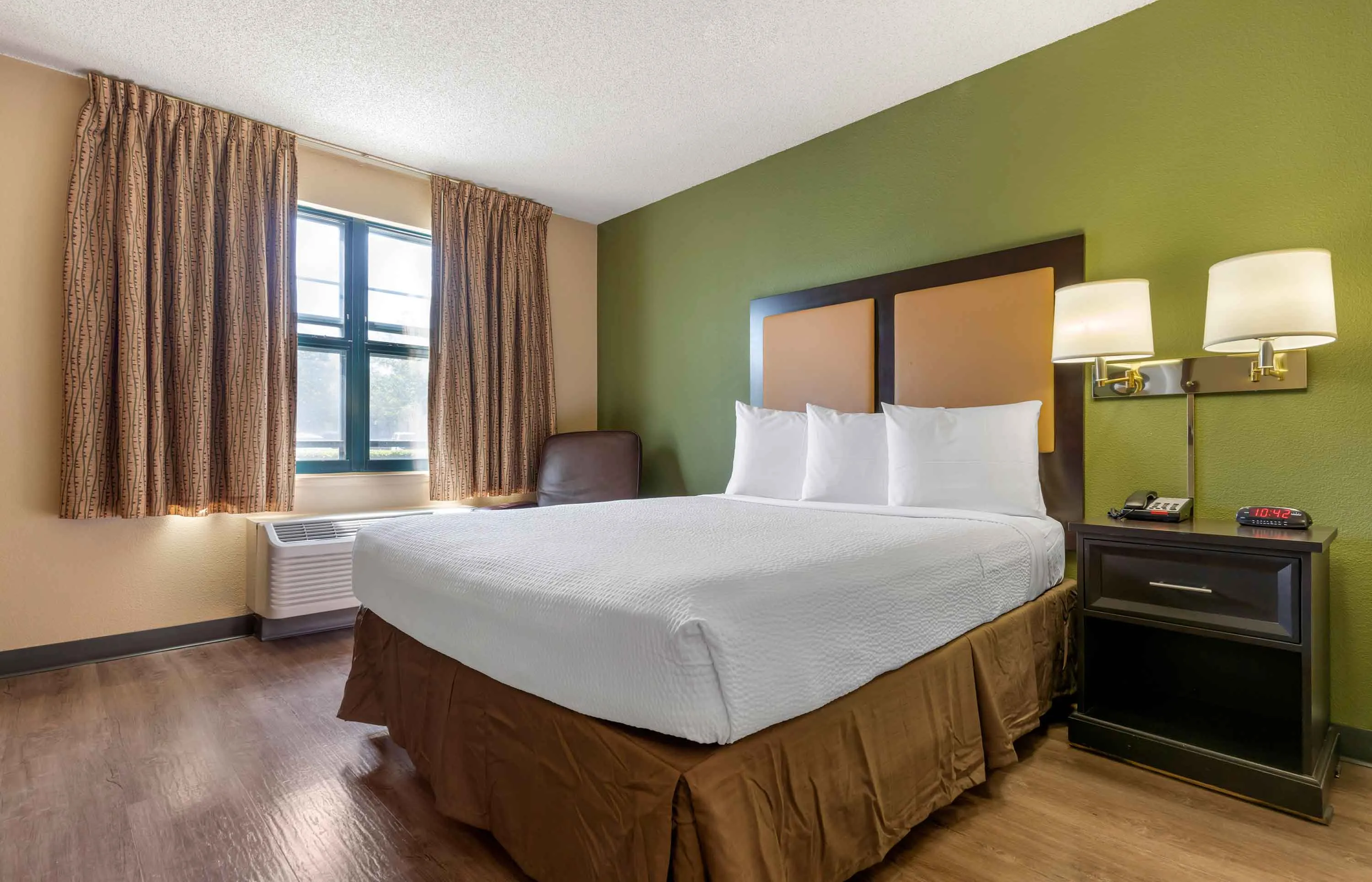 Studio Suite - 1 Queen Bed