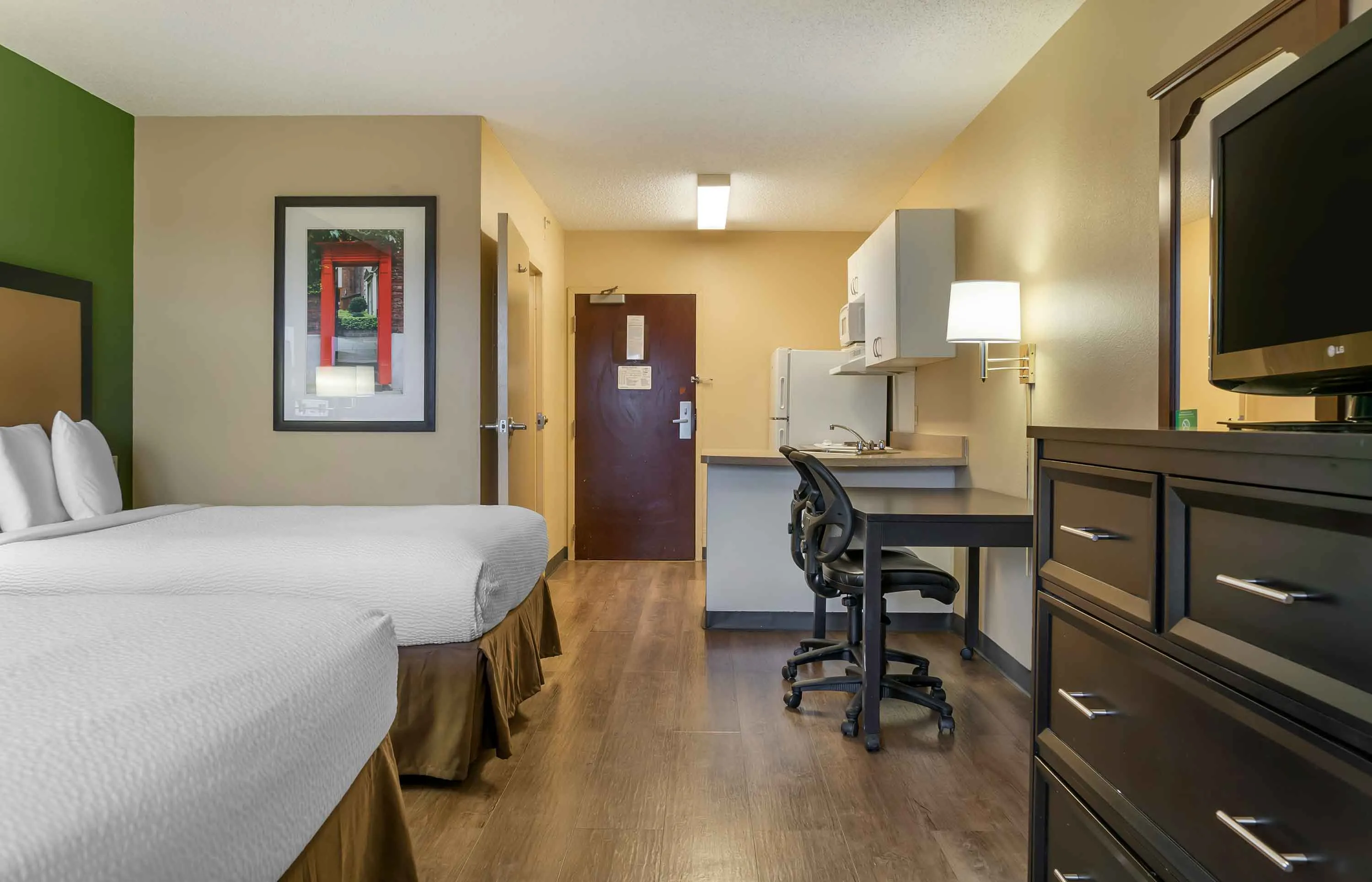 Studio Suite - 2 Full Beds
