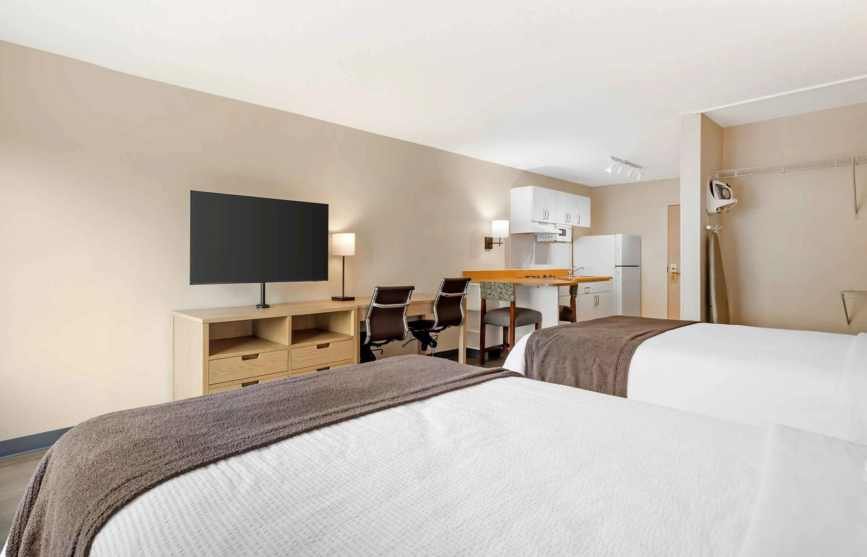 Studio Suite - 2 Queen Beds