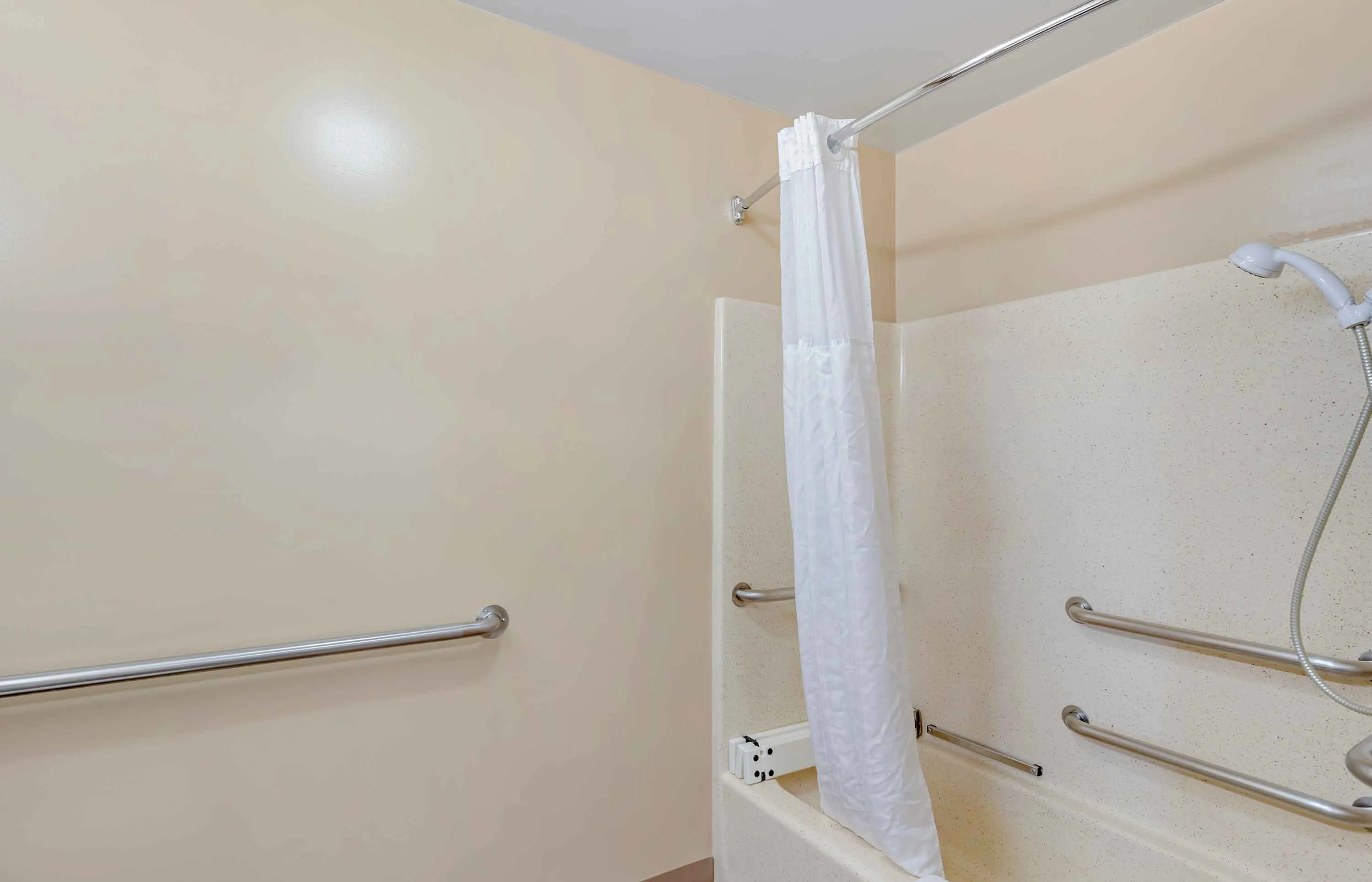 Studio Suite - 2 Twin Beds