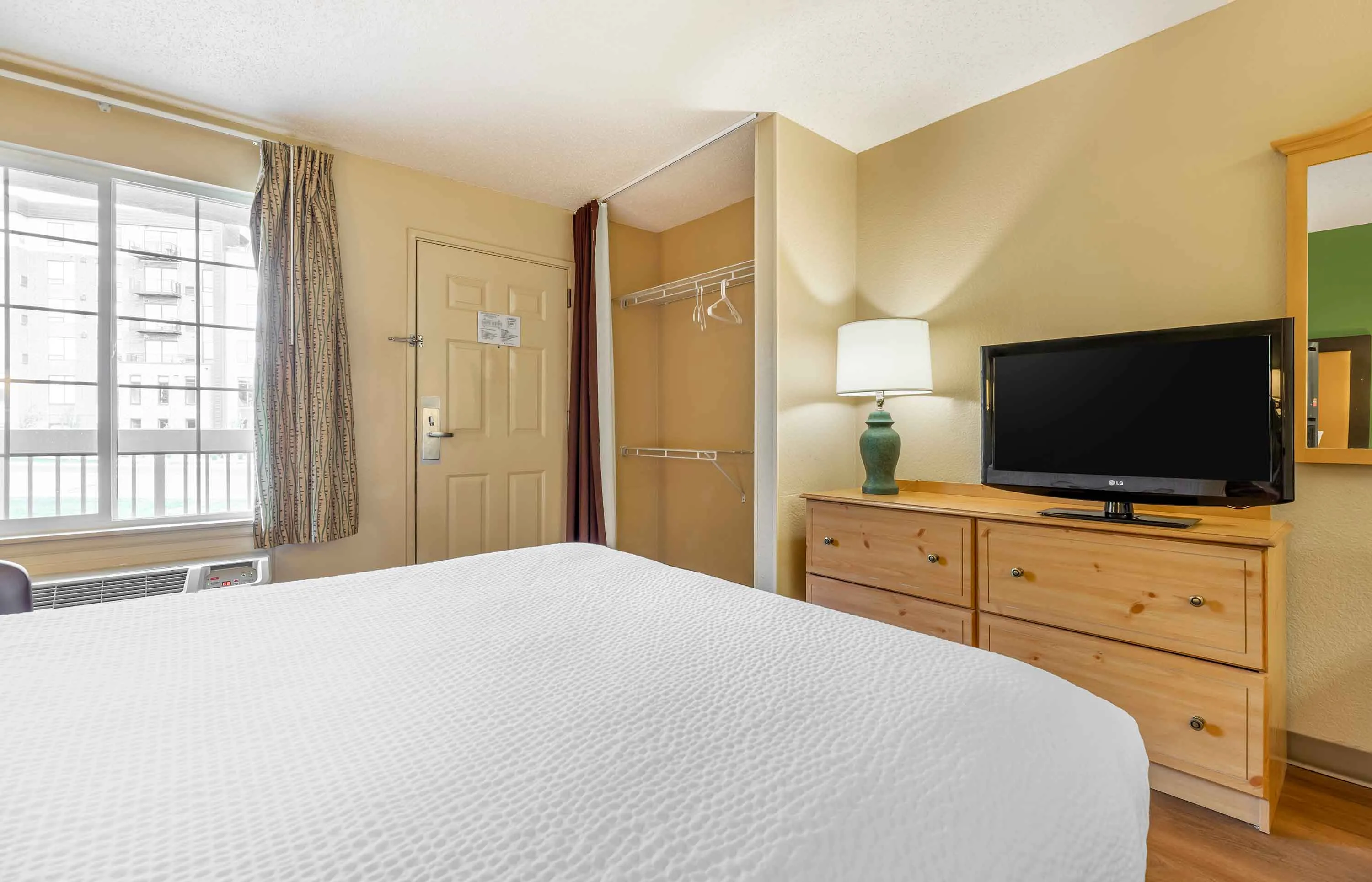 Studio Suite - 1 Queen Bed