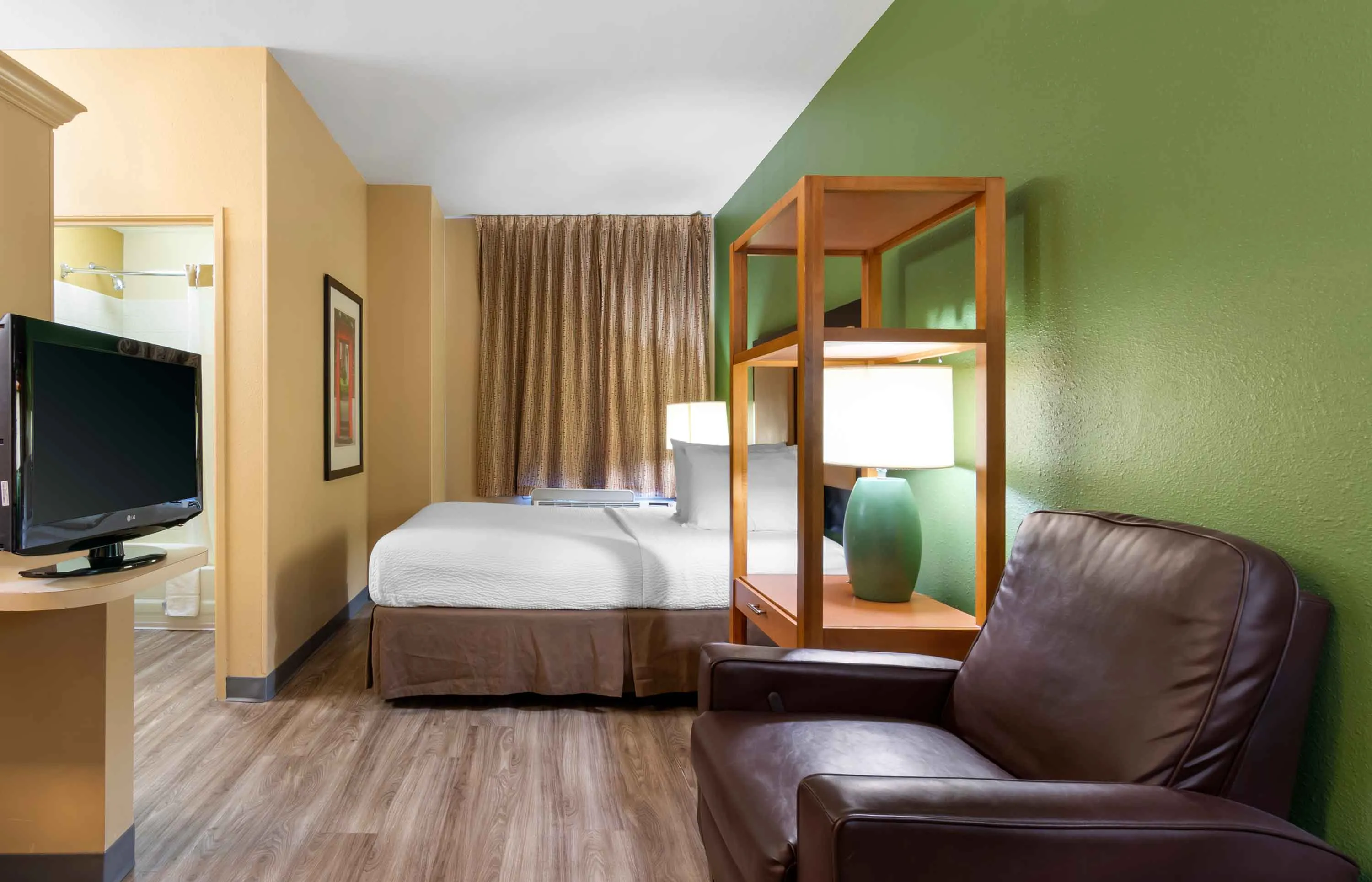 Studio Suite - 1 Queen Bed