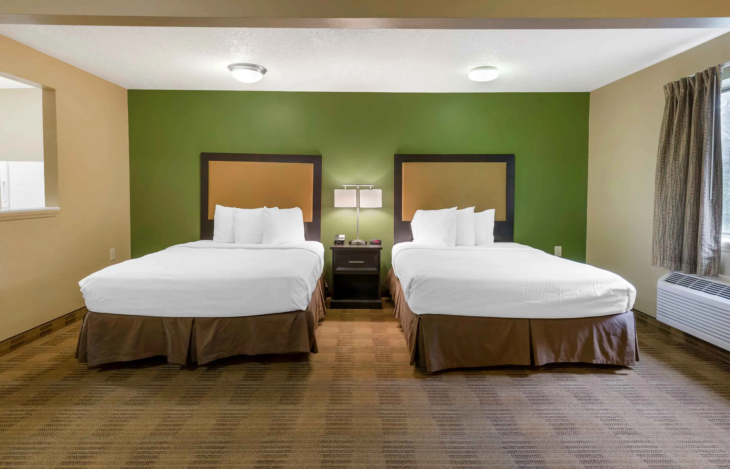 Deluxe Studio - 2 Full Beds