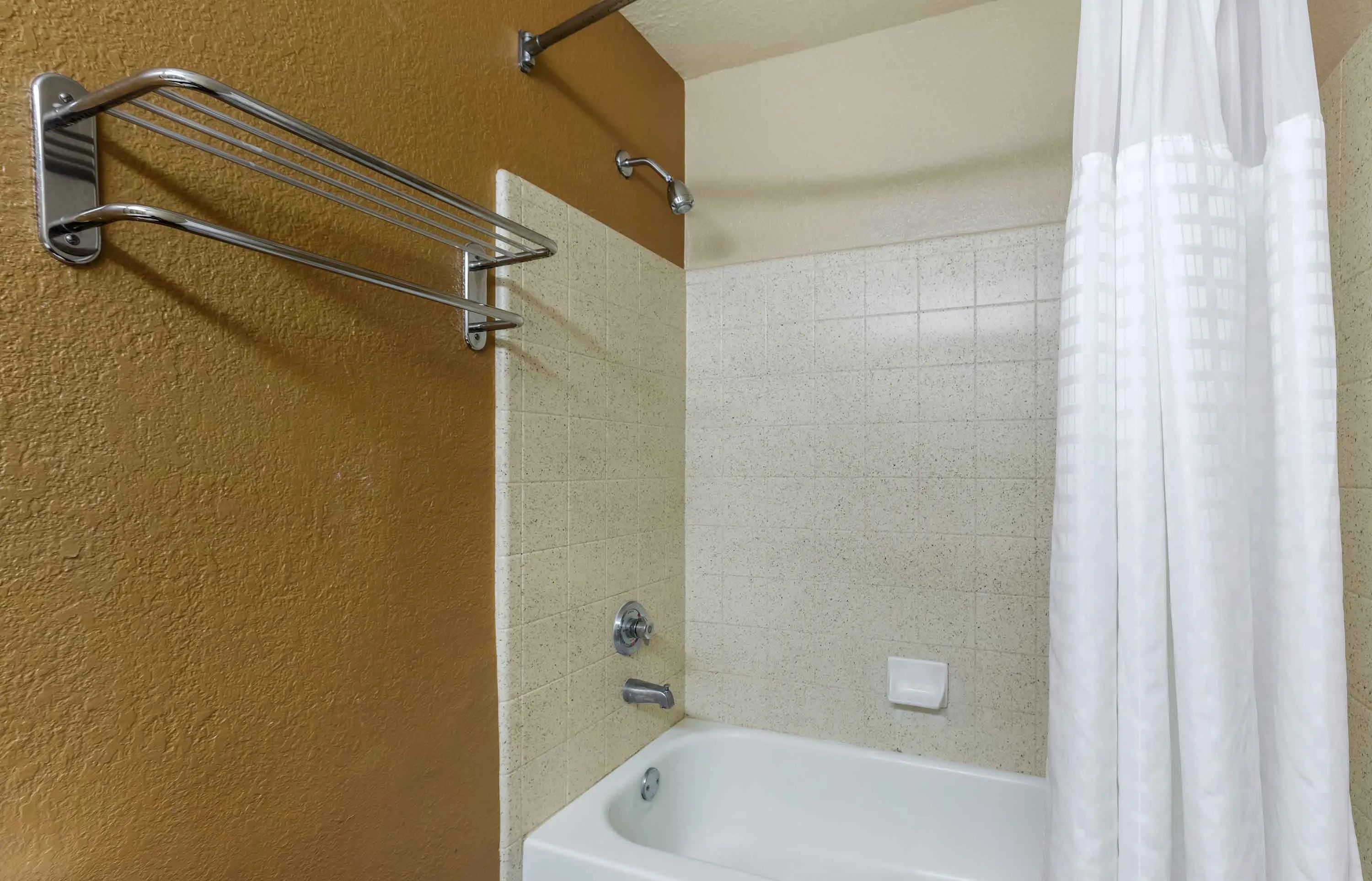 Studio Suite - 1 Queen Bed