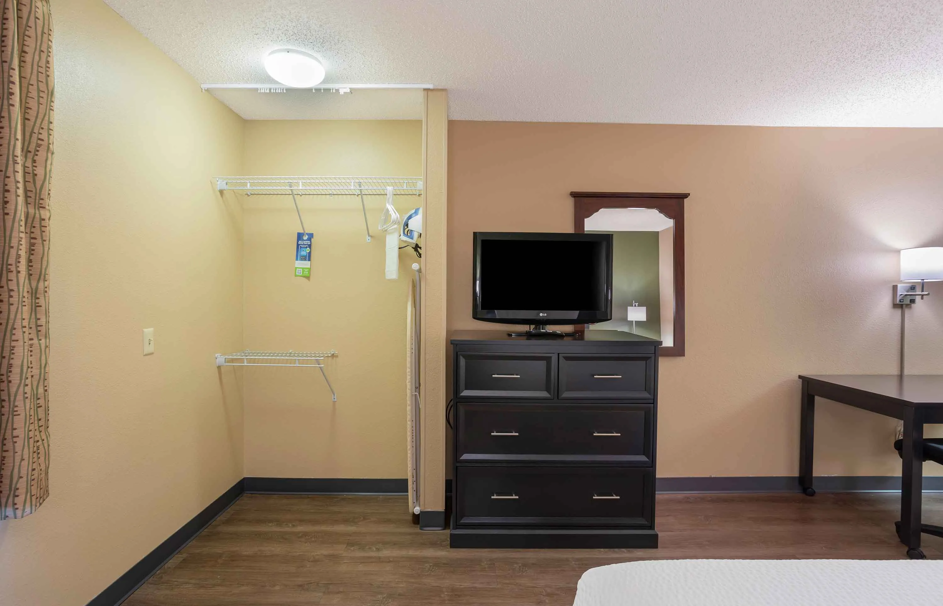 Studio Suite - 1 Queen Bed