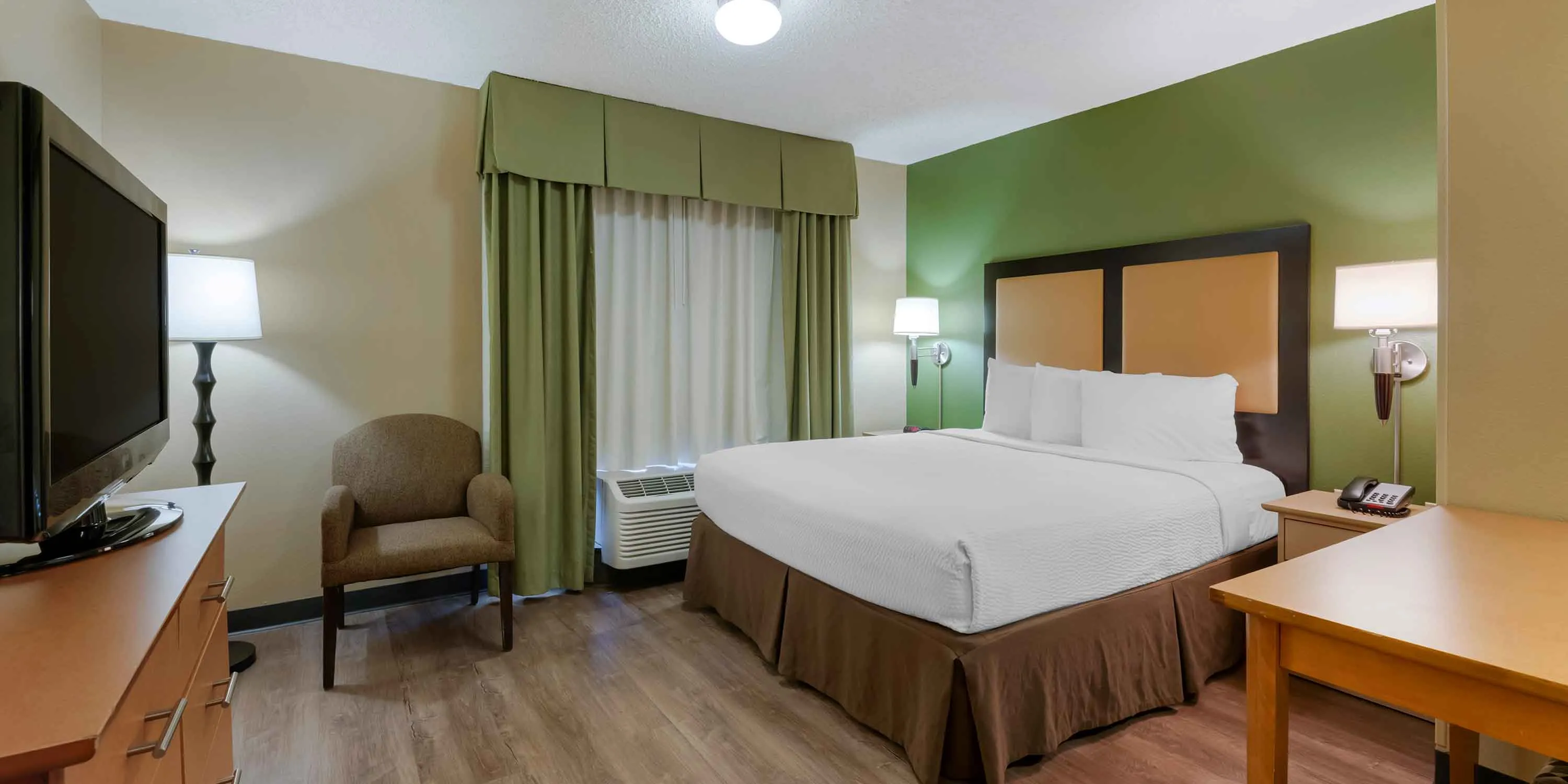 Studio Suite - 1 Queen Bed