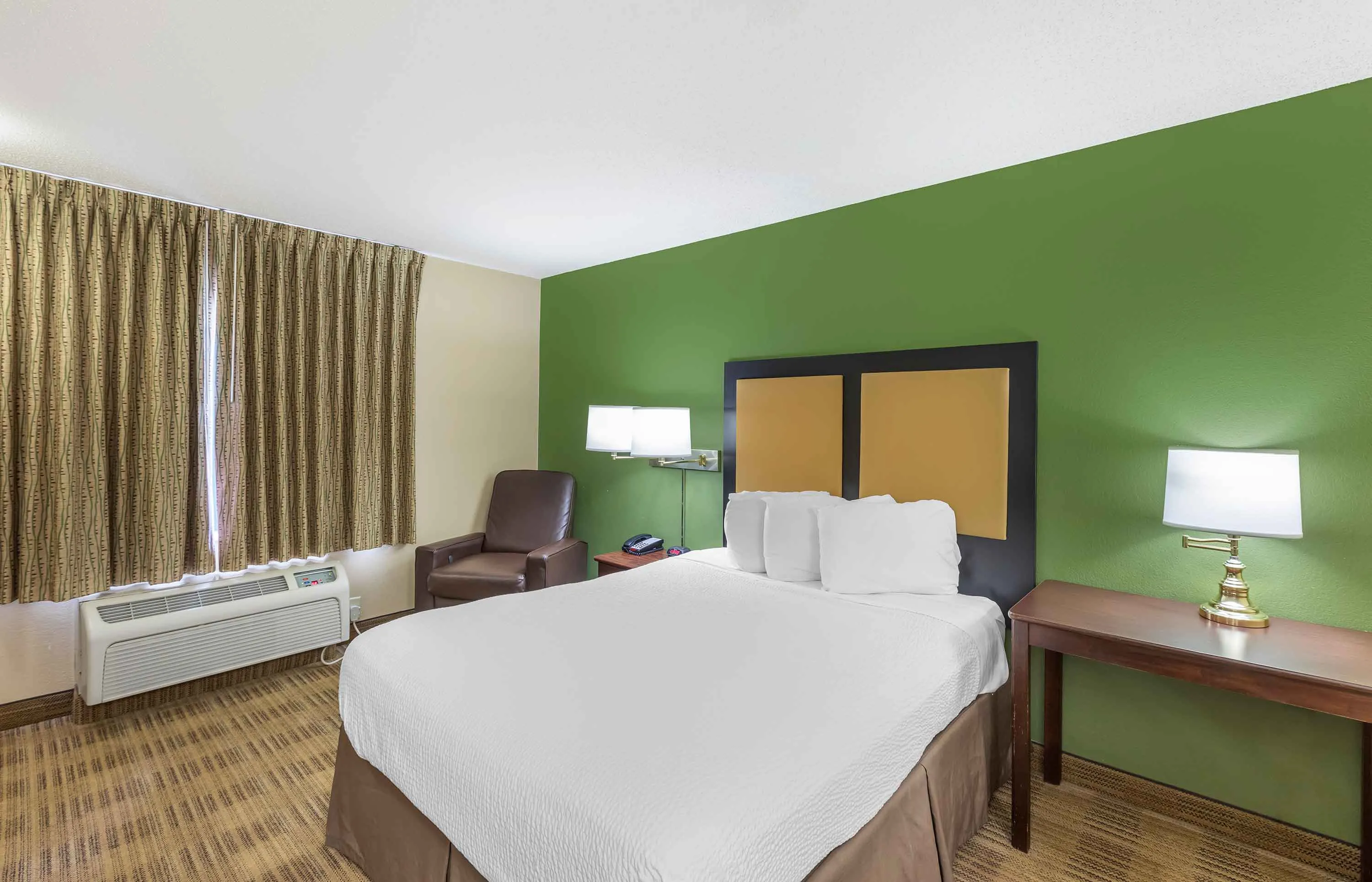 Studio Suite - 1 Queen Bed