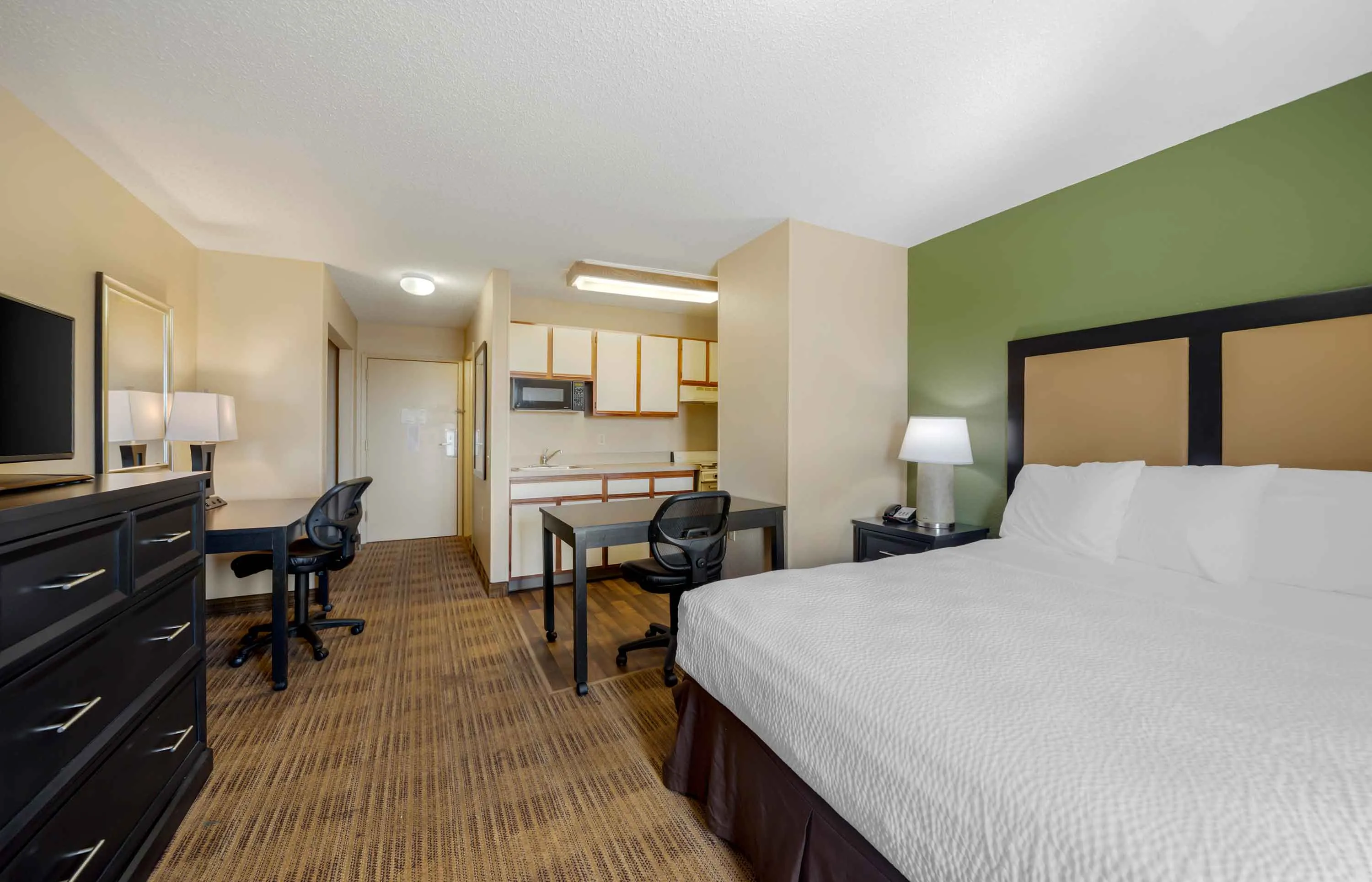Studio Suite - 1 Queen Bed