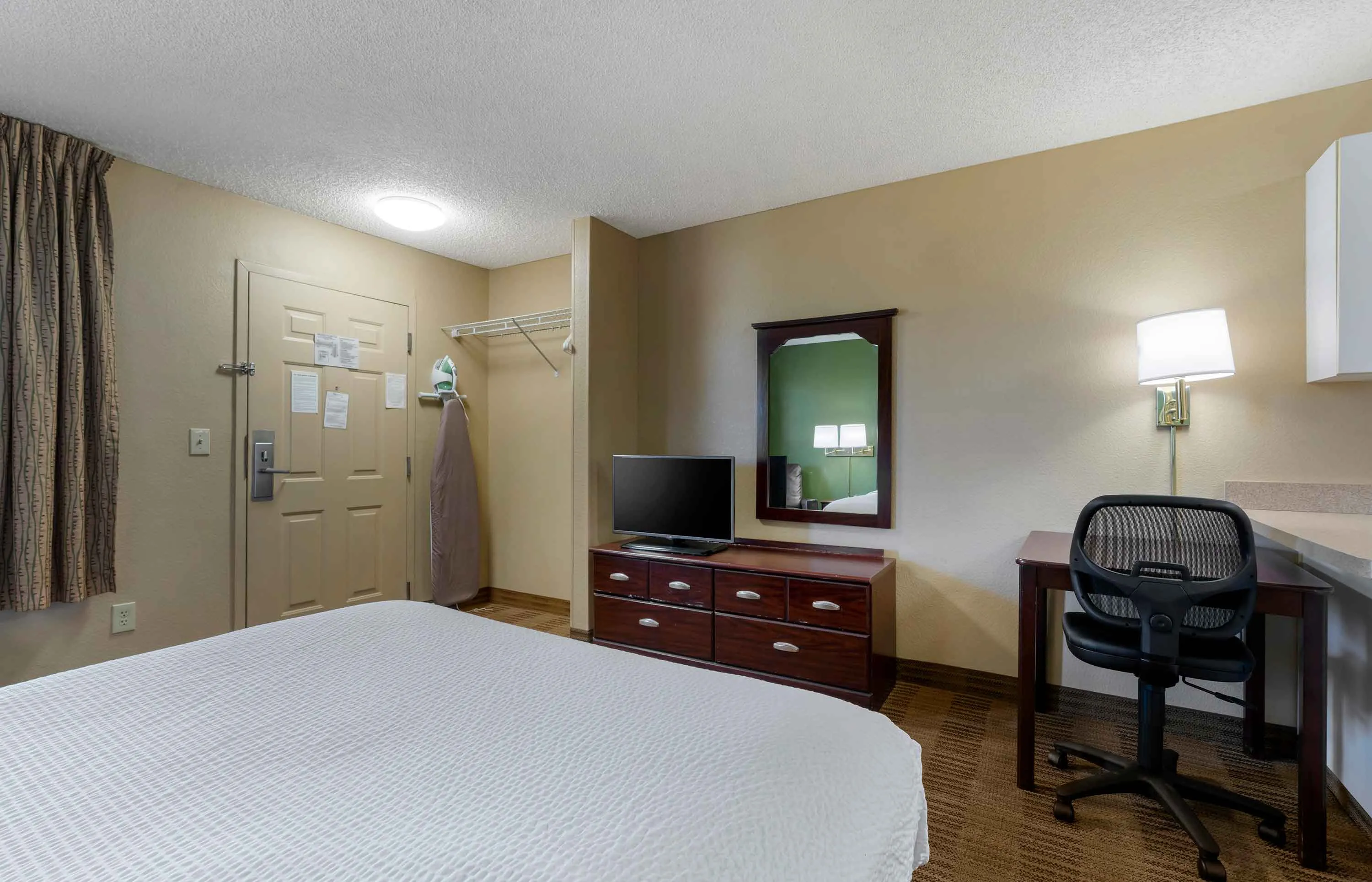 Studio Suite - 1 Queen Bed