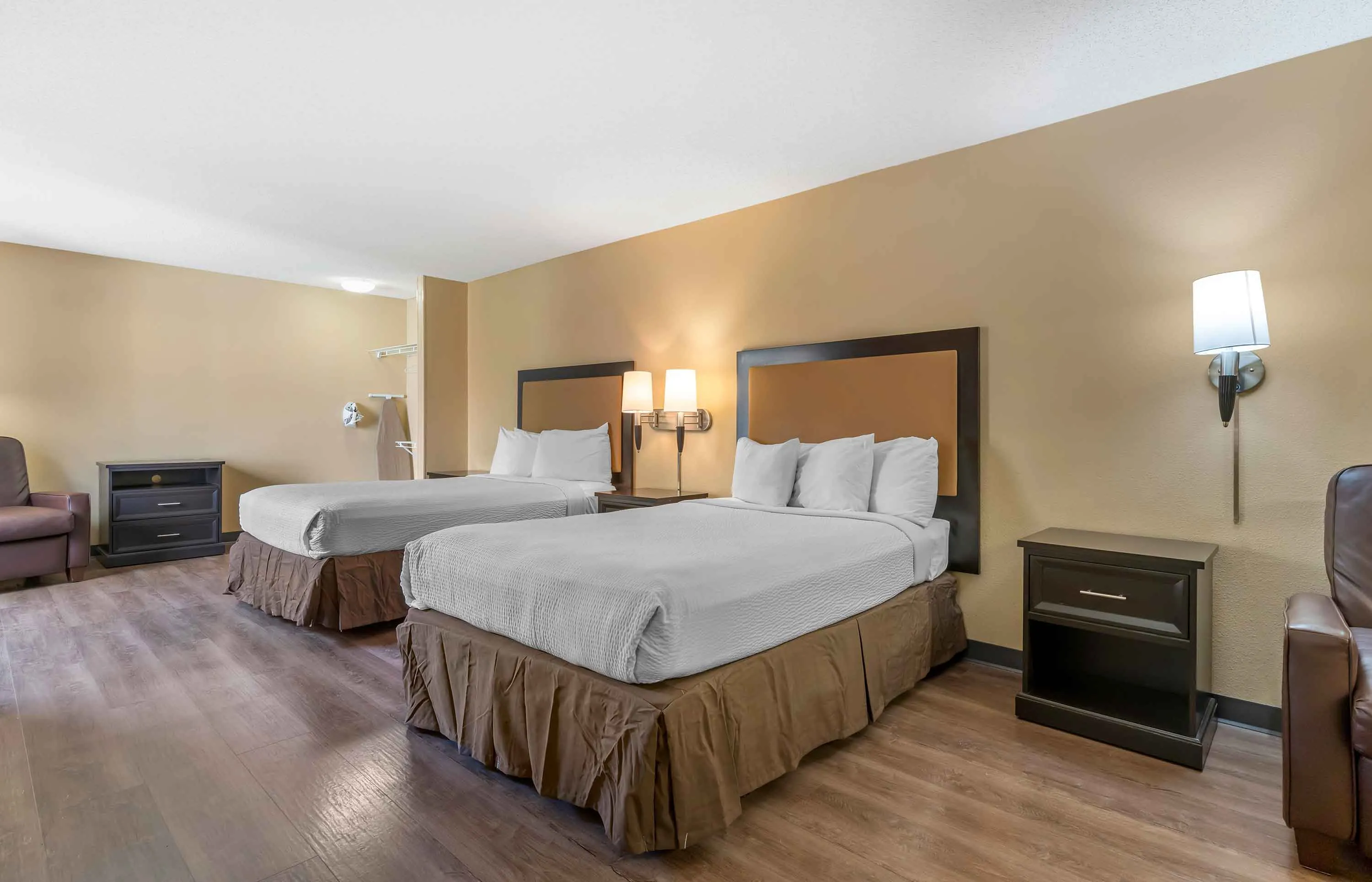 Studio Suite - 2 Full Beds