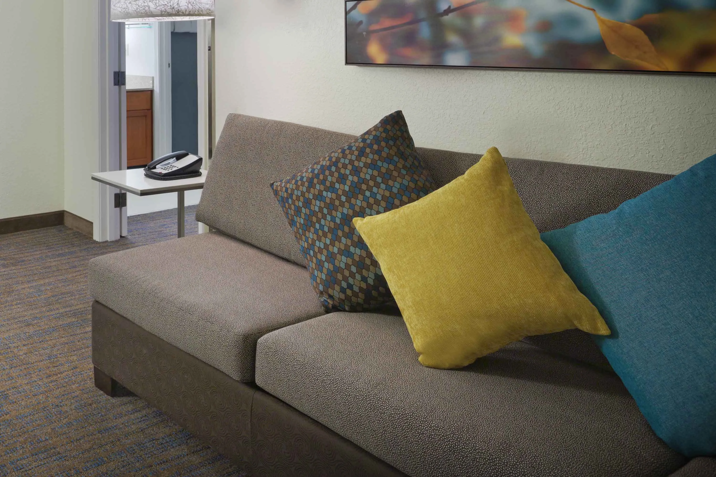 1 Bedroom Suite - 1 Queen Bed