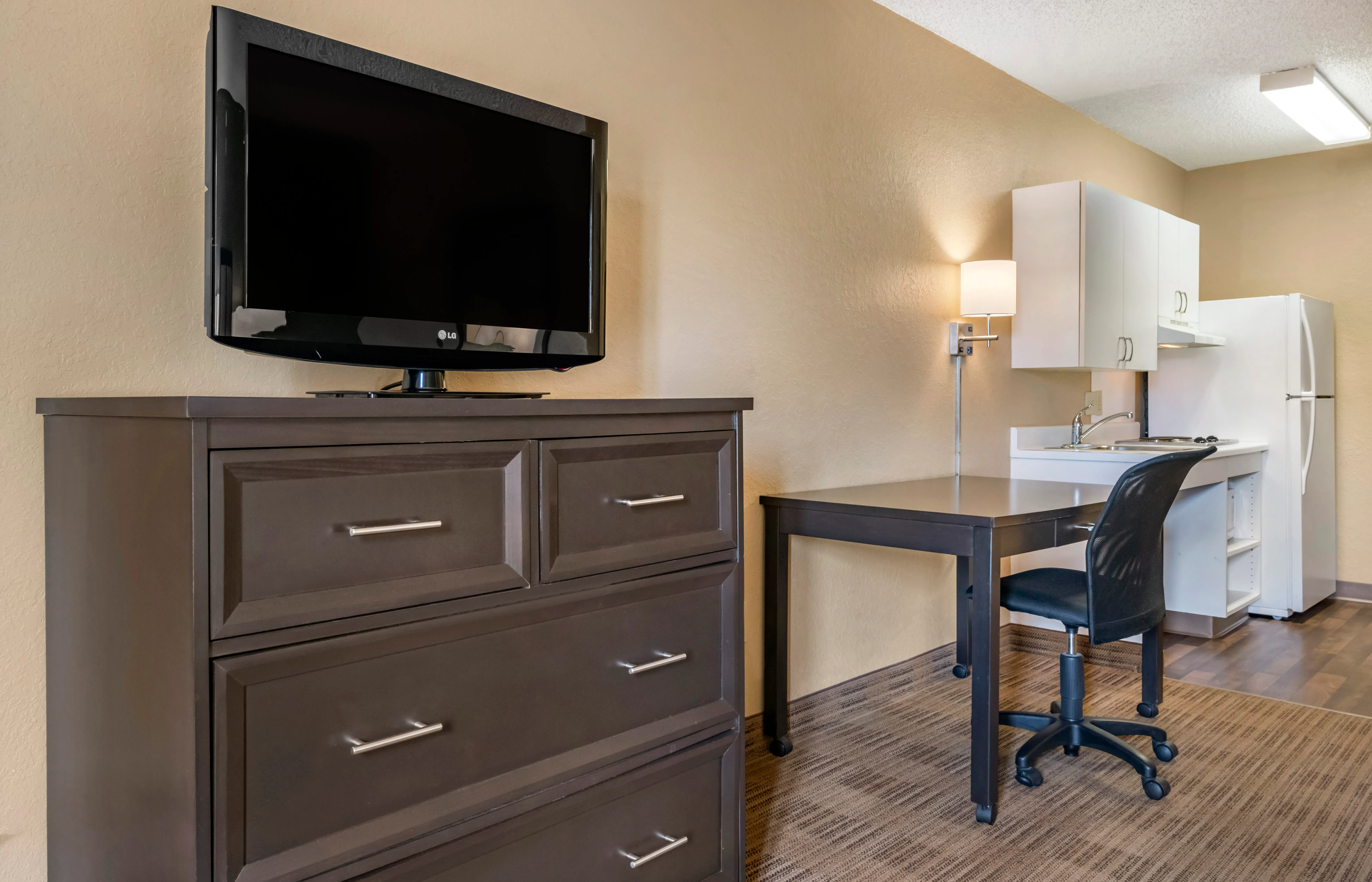 Studio Suite - 1 Queen Bed