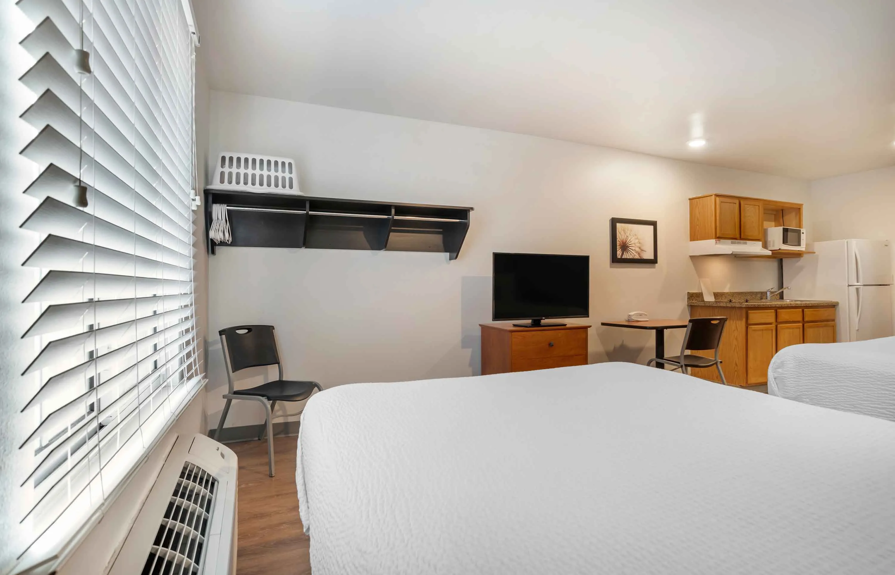 Studio Suite - 2 Full Beds