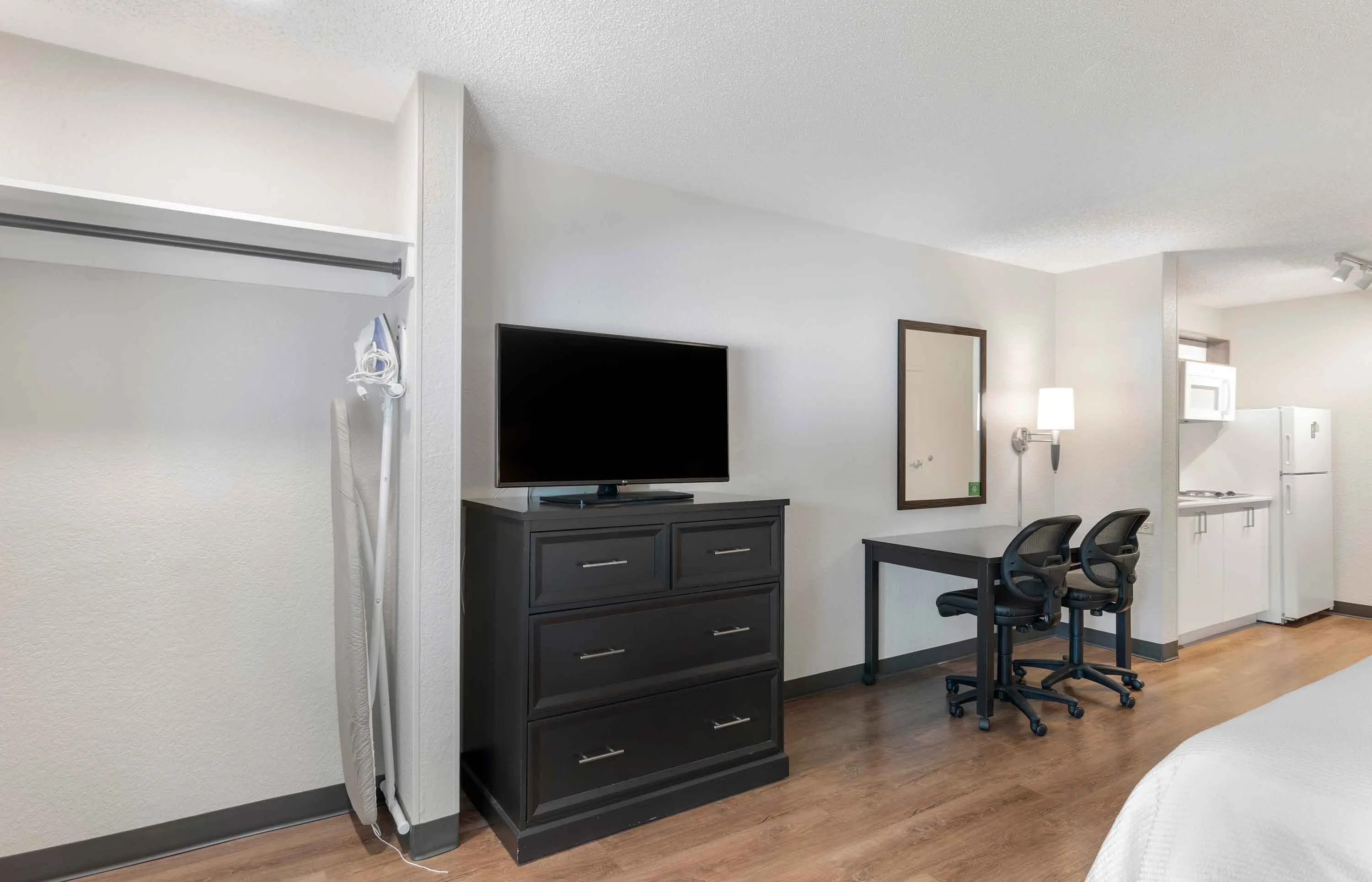 Studio Suite - 1 Queen Bed