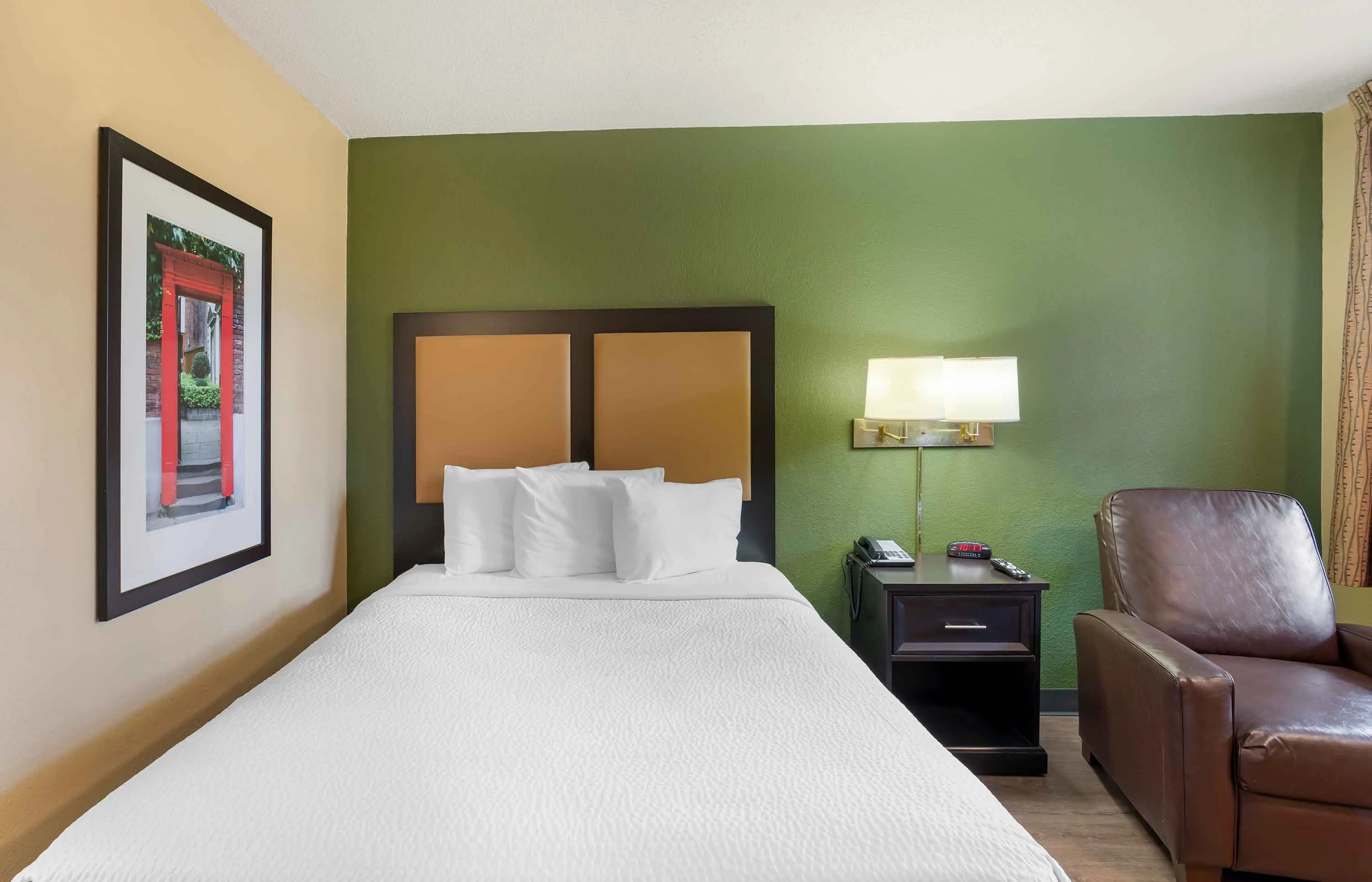 Studio Suite - 1 Queen Bed