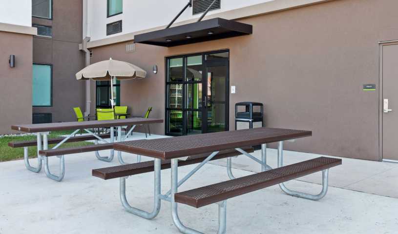 Port Charlotte, FL - Premier Suites Port Charlotte - I-75 Hotel