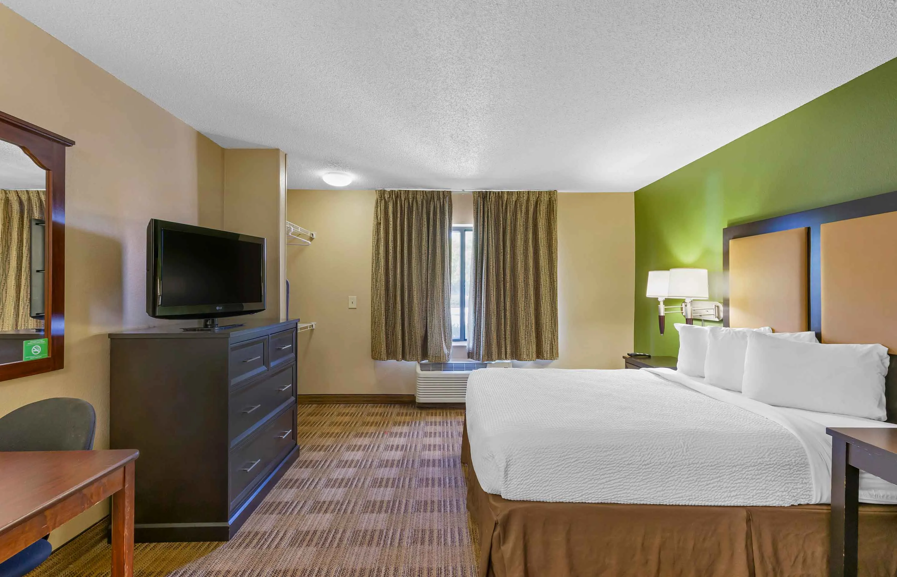 Studio Suite - 1 Queen Bed