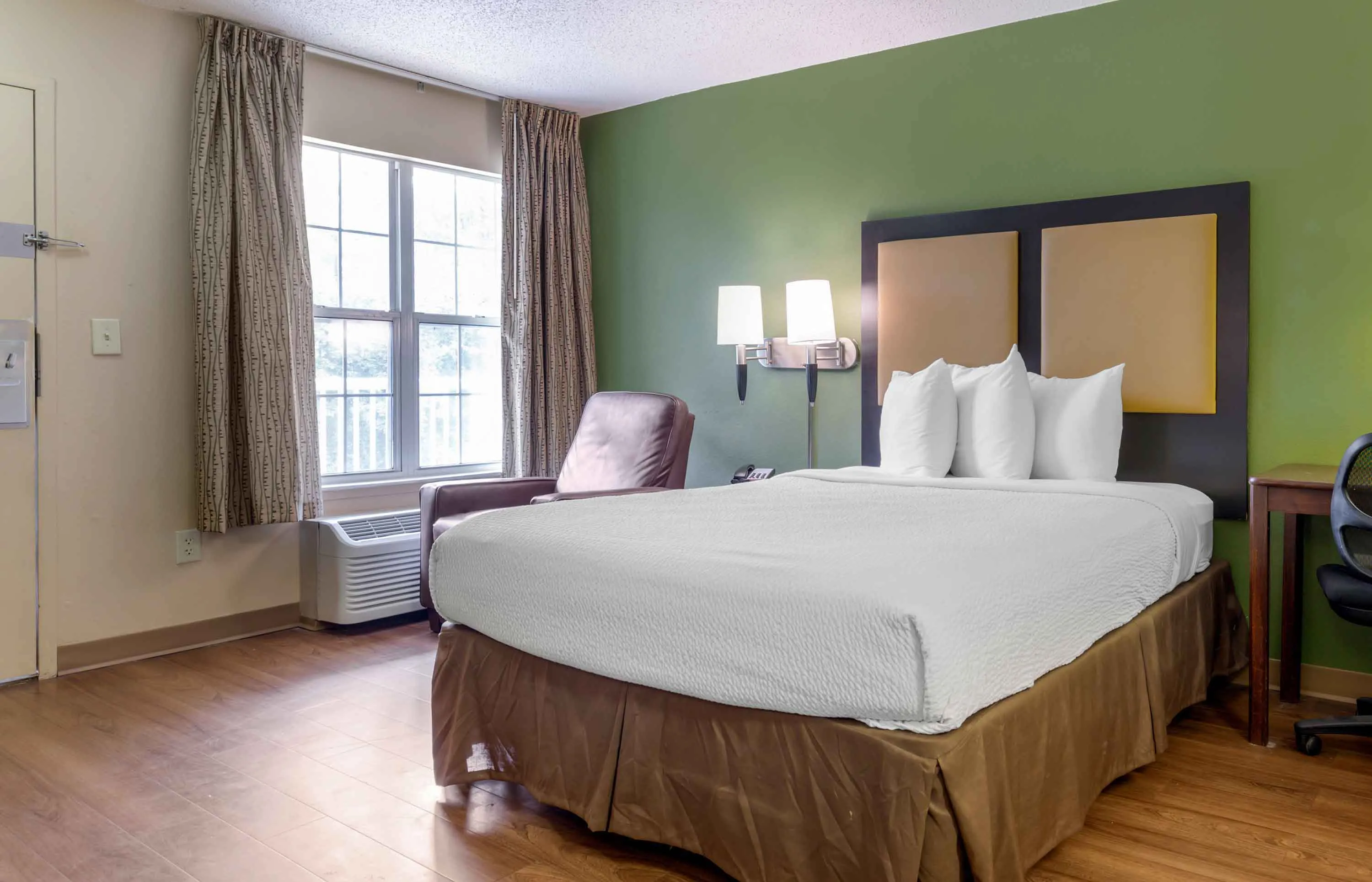 Studio Suite - 1 Queen Bed