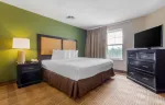 2 Bedroom Suite - 2 Full Beds and 1 King Bed