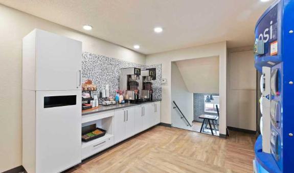 Charlotte  Charlotte University Place McCullough Dr  Hotel