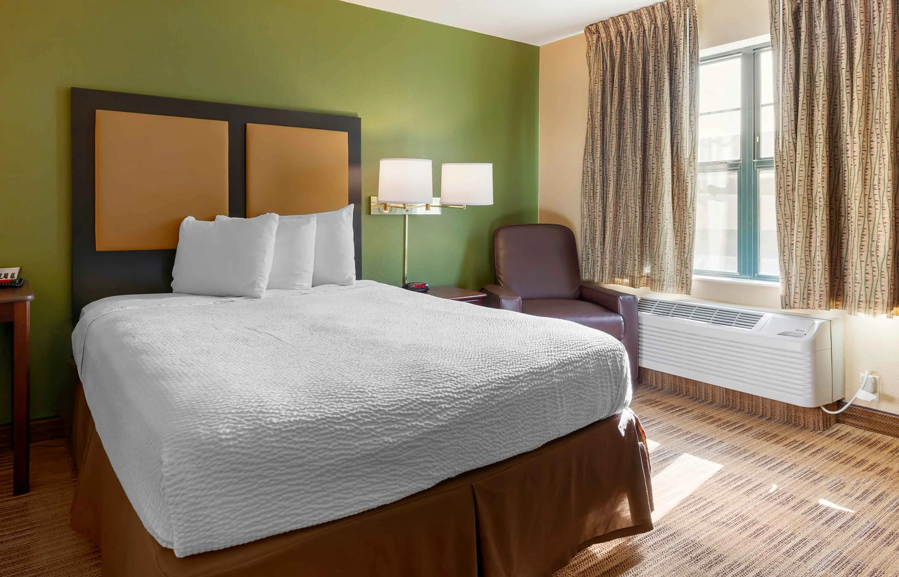 Studio Suite - 1 Queen Bed