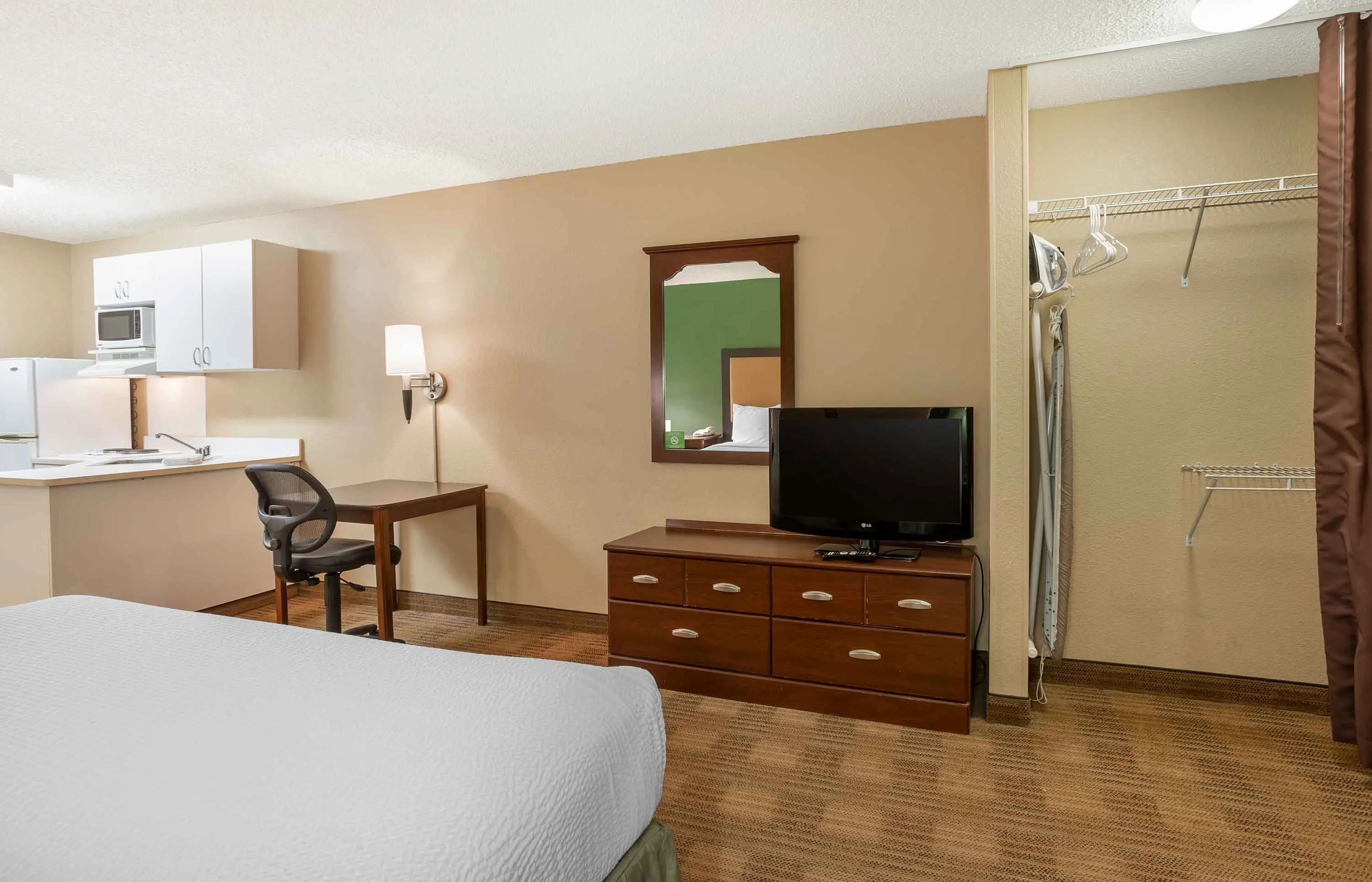 Studio Suite - 1 King Bed