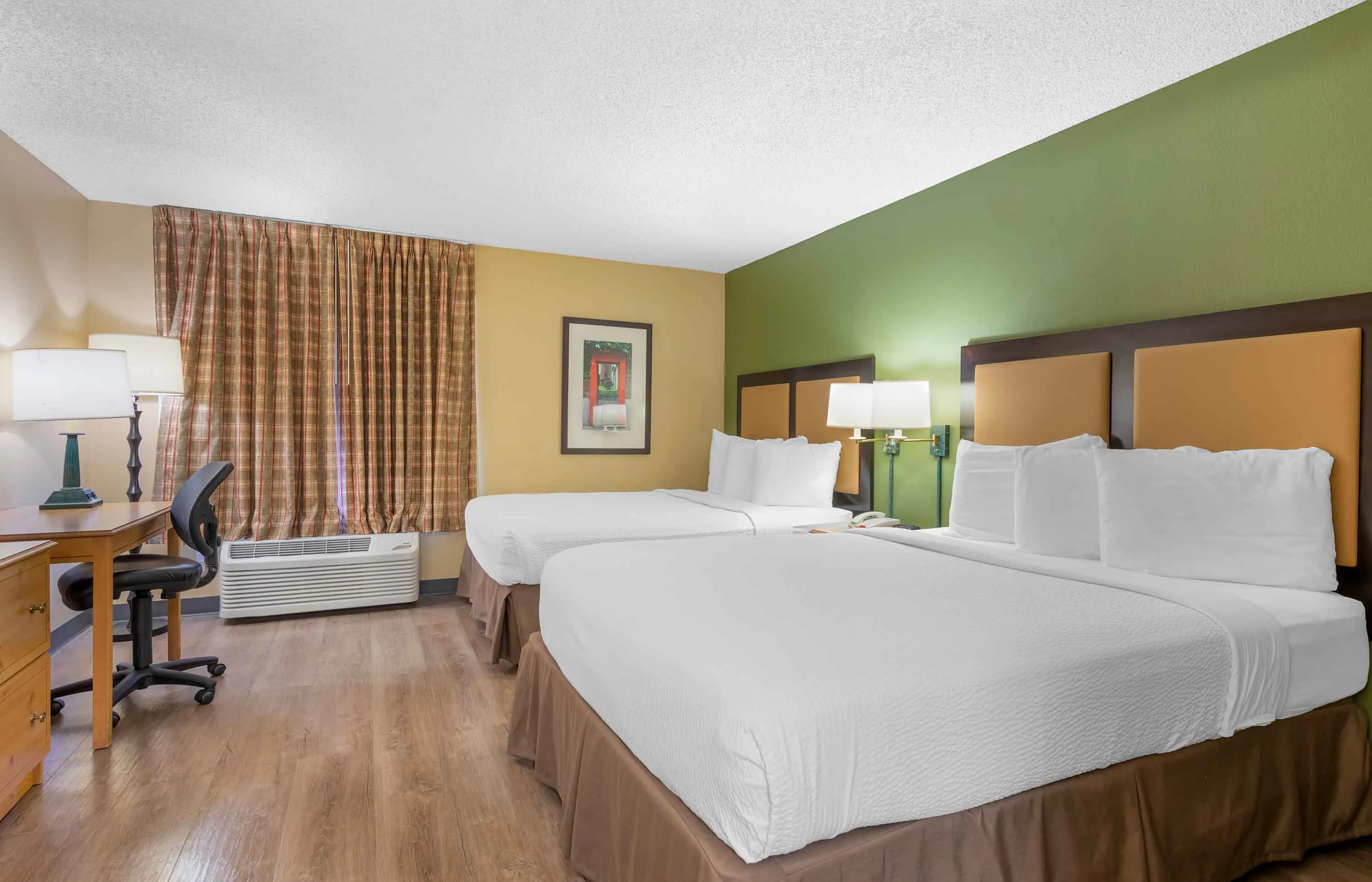 Studio Suite - 2 Queen Beds