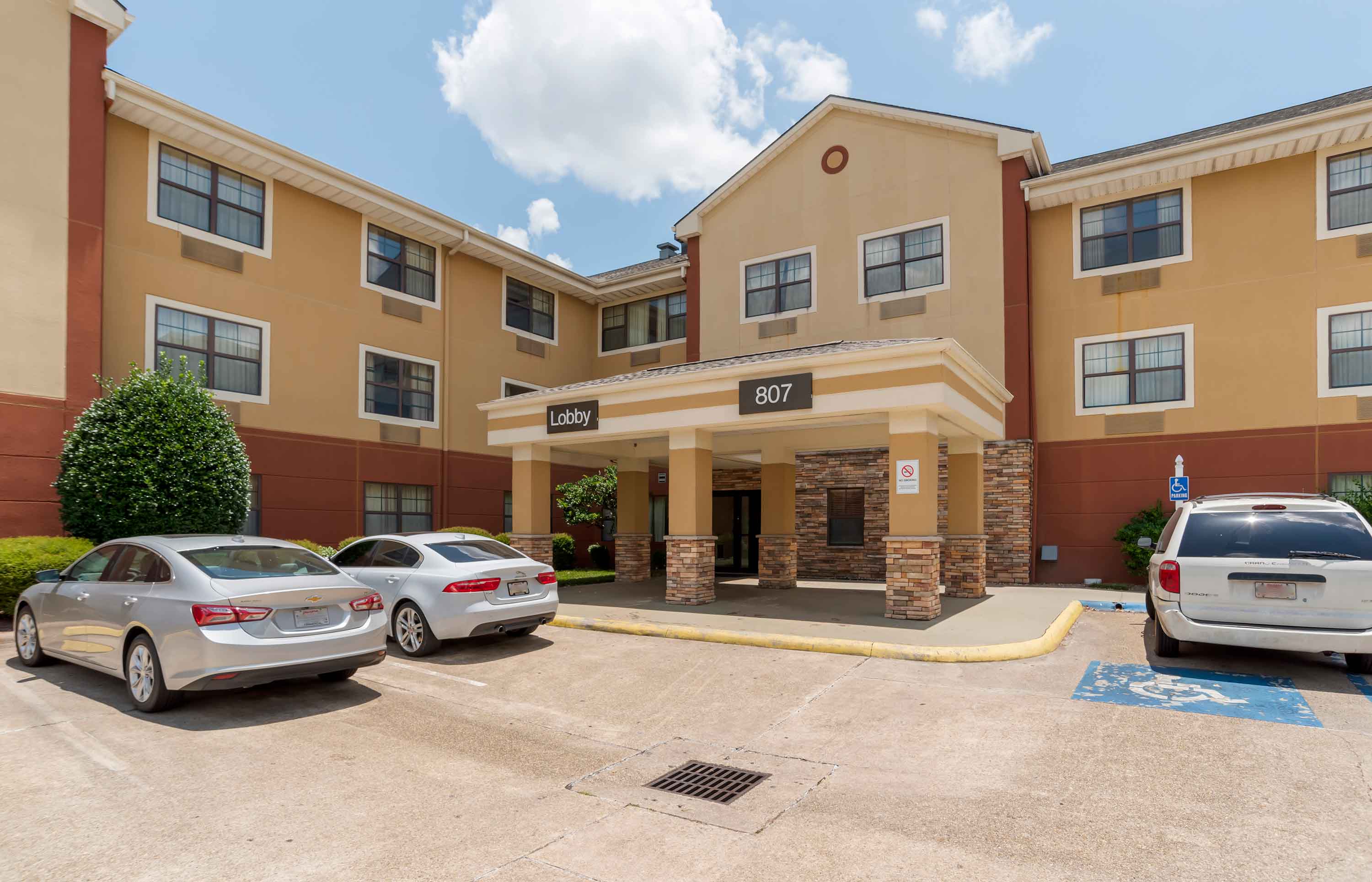 Lafayette, LA Select Suites Lafayette Airport Hotel Extended Stay