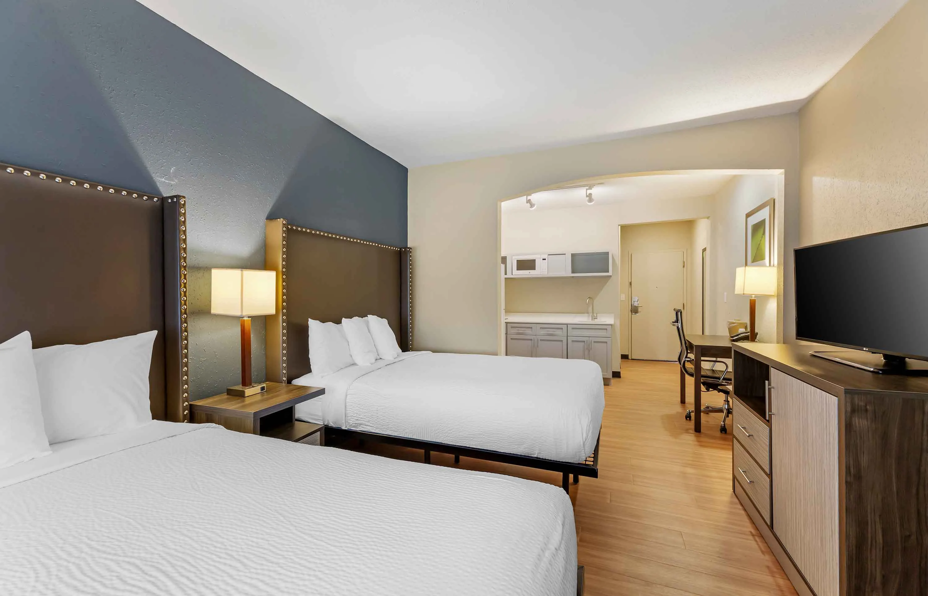 Studio Suite - 2 Full Beds