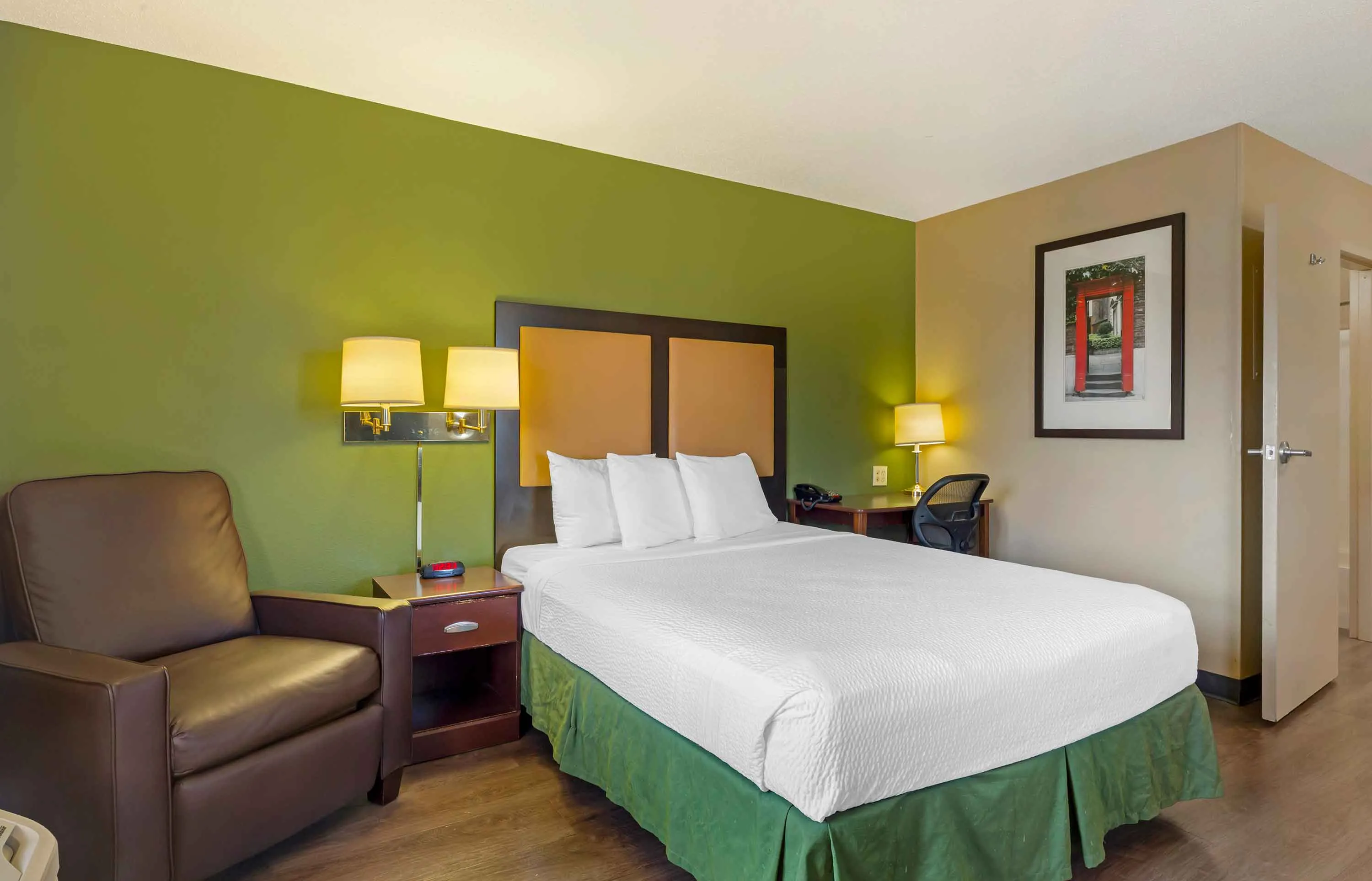 Studio Suite - 2 Full Beds